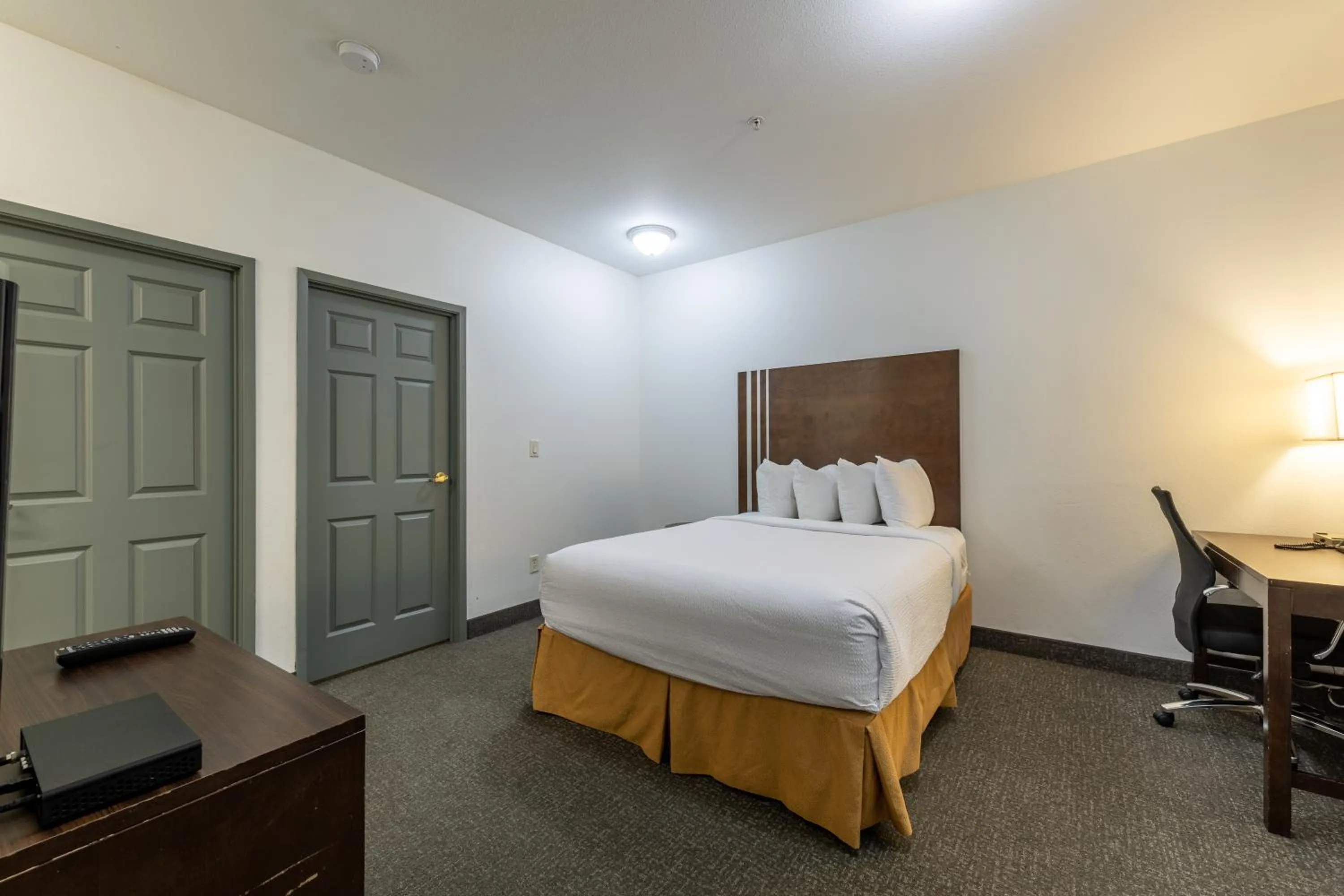 Bed in Ramada Golden