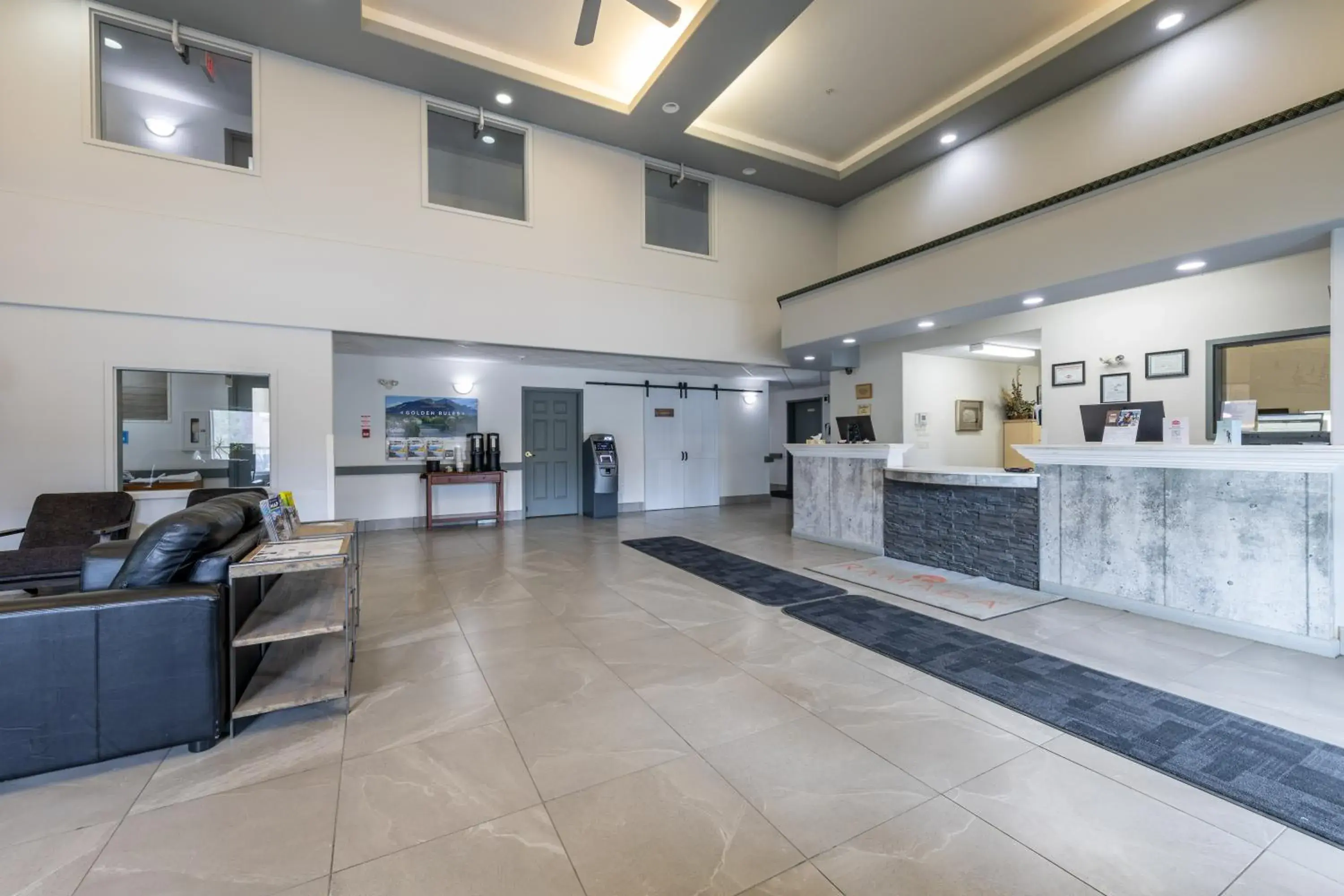 Lobby or reception in Ramada Golden Lobby or reception in Ramada Golden