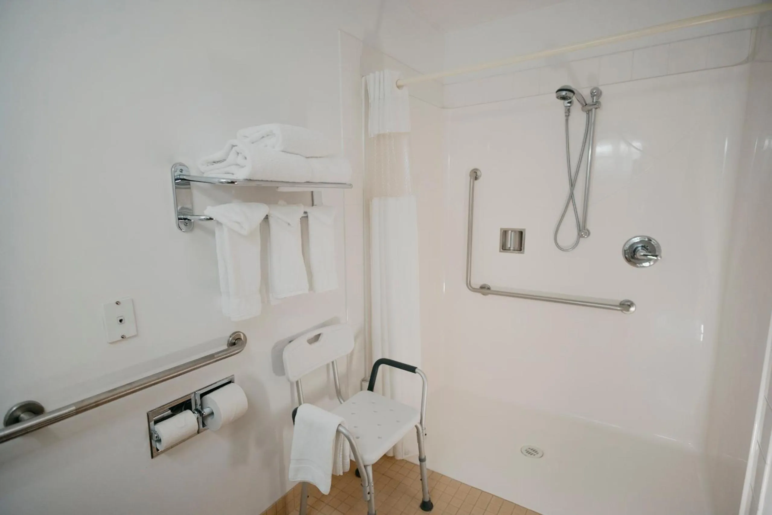 acessibility in Ramada Golden