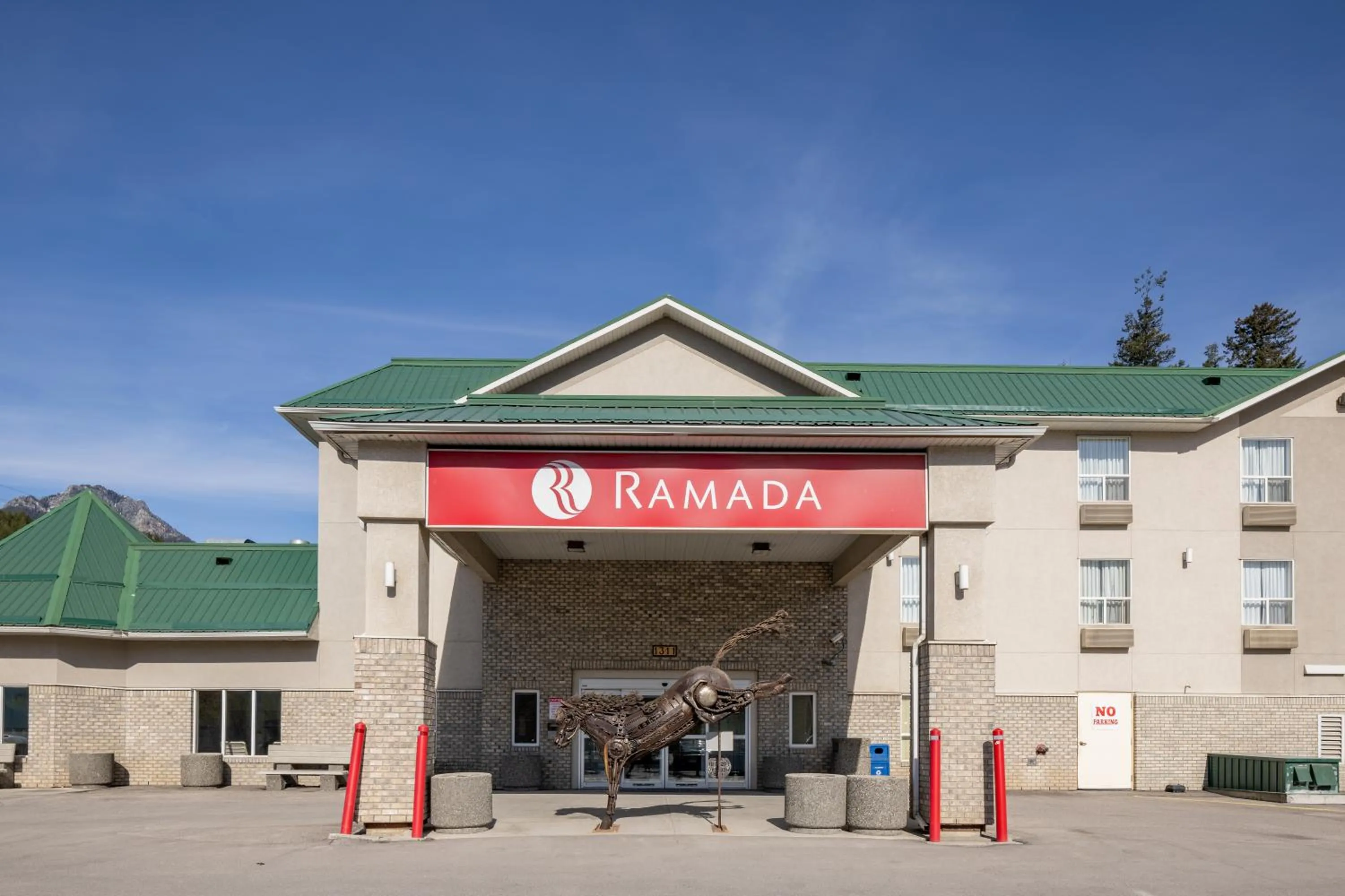 Property building in Ramada Golden