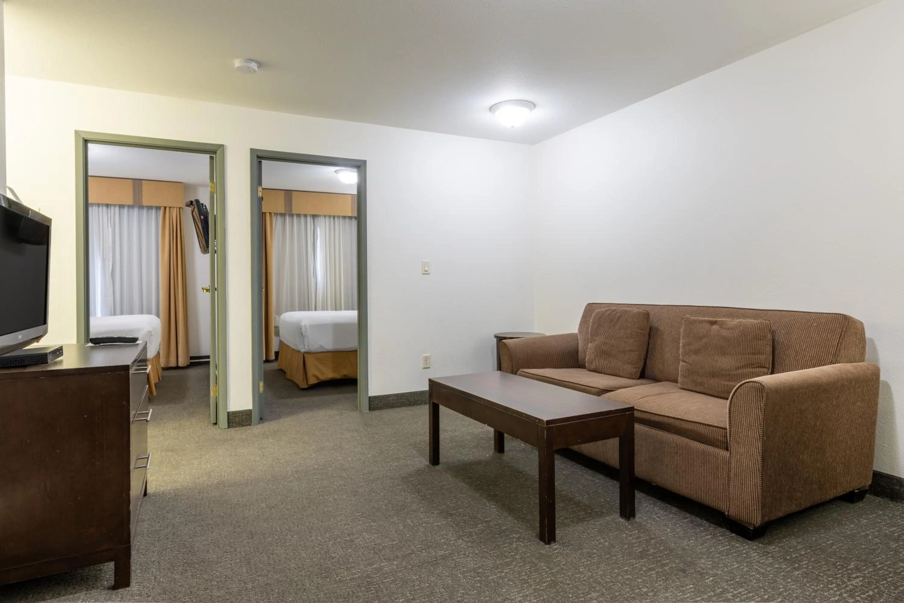 Photo of the whole room, Bed in Ramada Golden