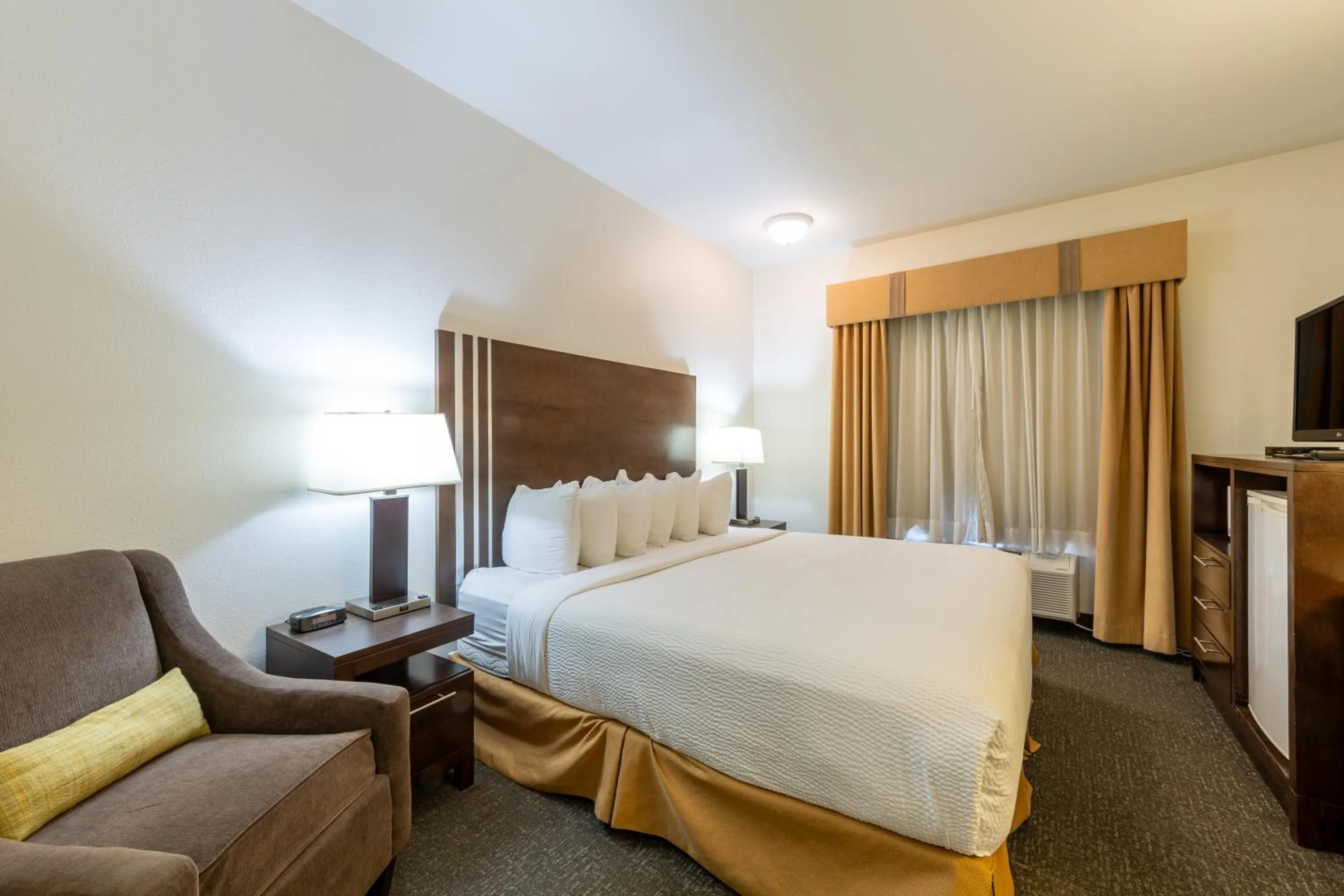 Bed in Ramada Golden