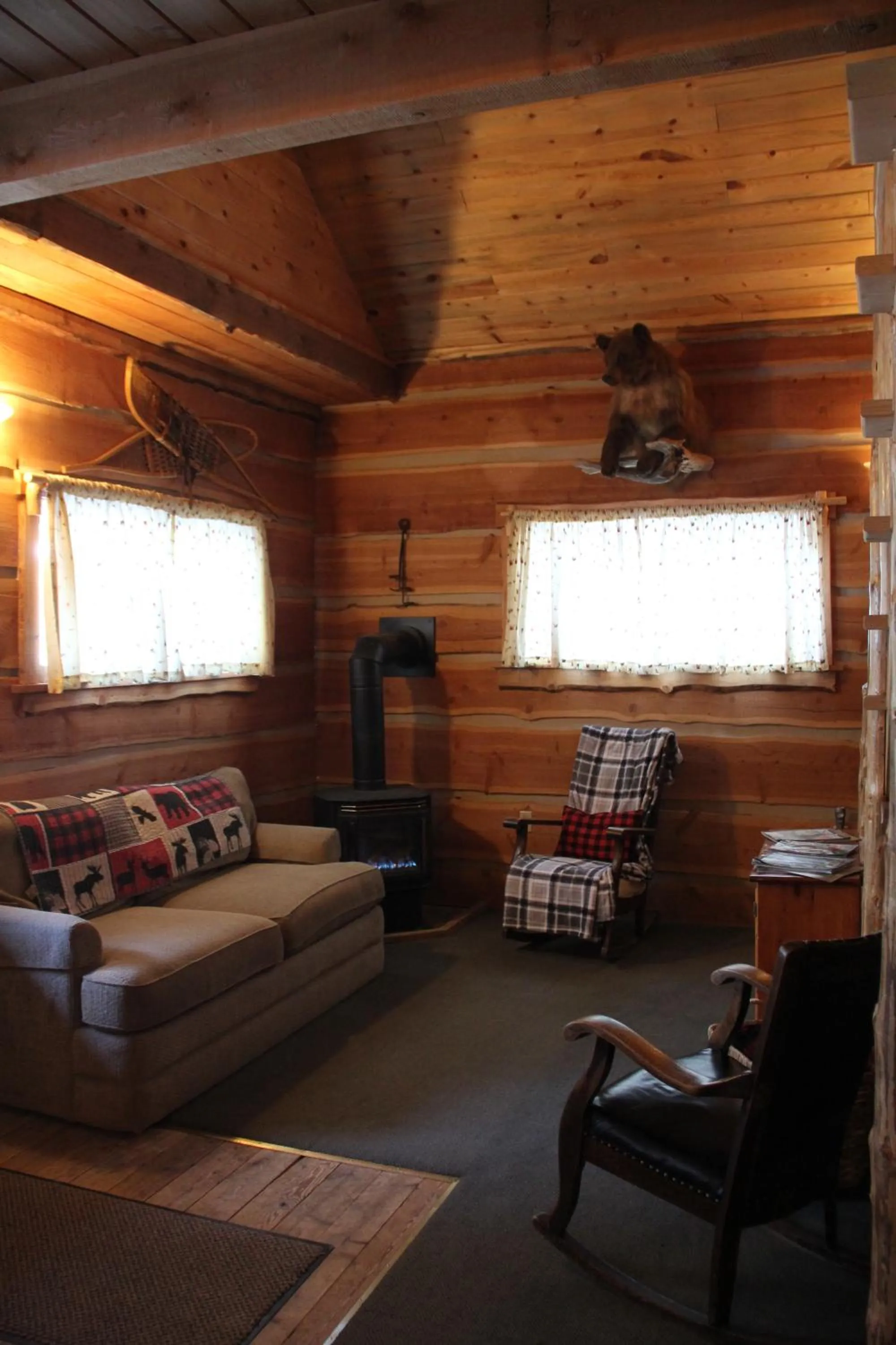 Living room in Sugar Loaf Lodge & Cabins