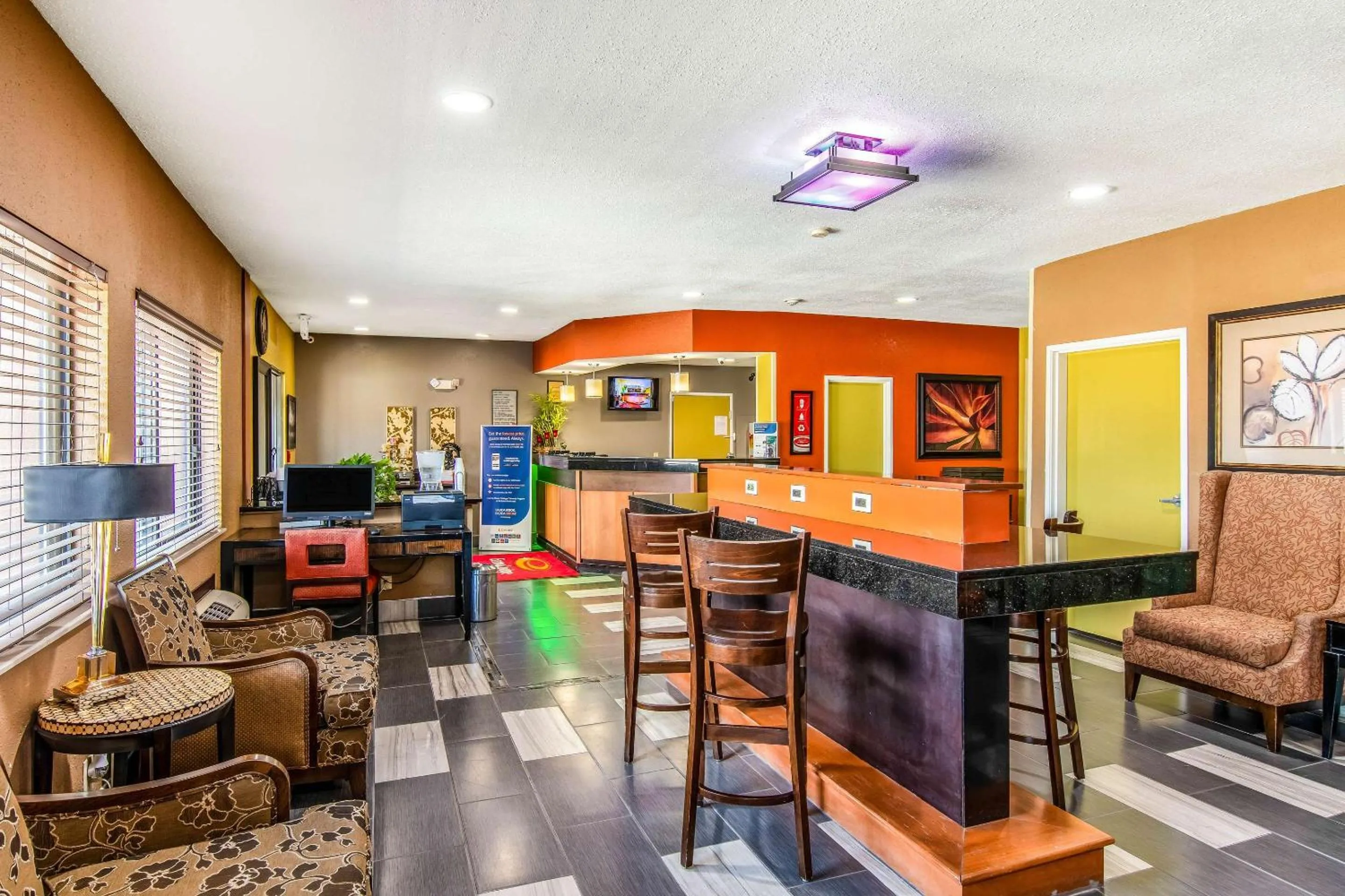 Lobby or reception in Econo Lodge Topeka at Wanamaker