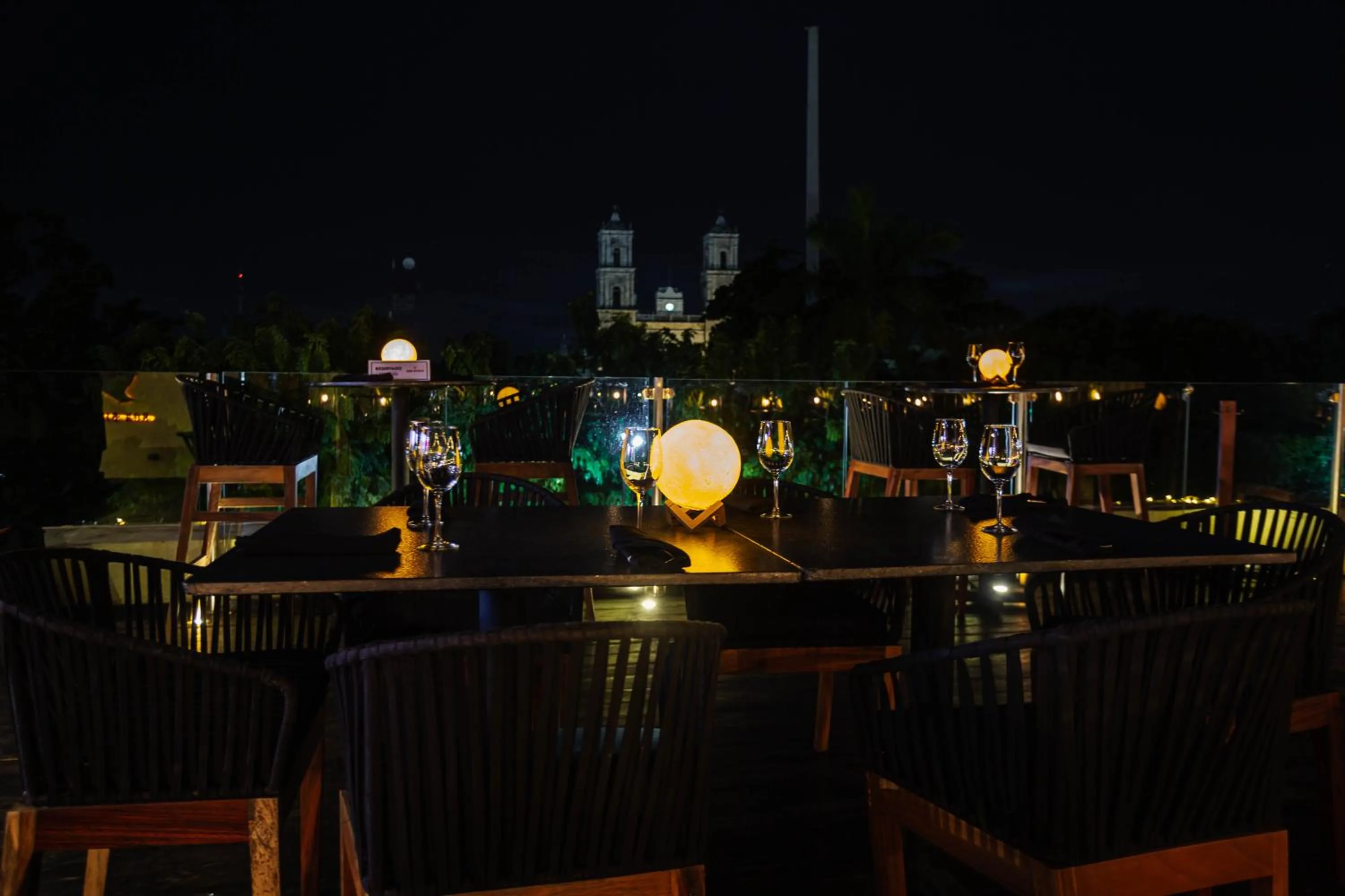 Restaurant/places to eat in Hotel Meson del Marques