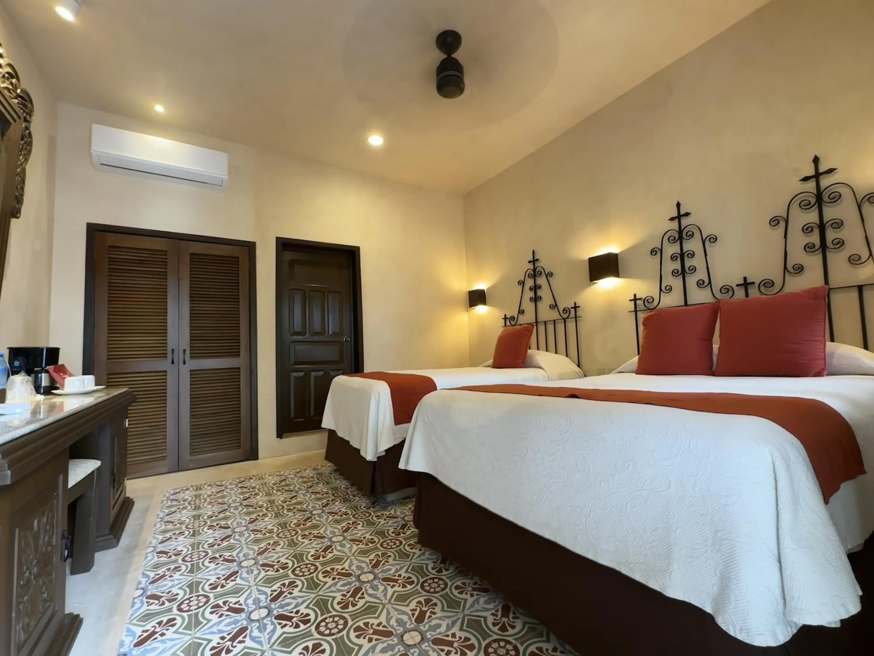 Bed in Hotel Meson del Marques