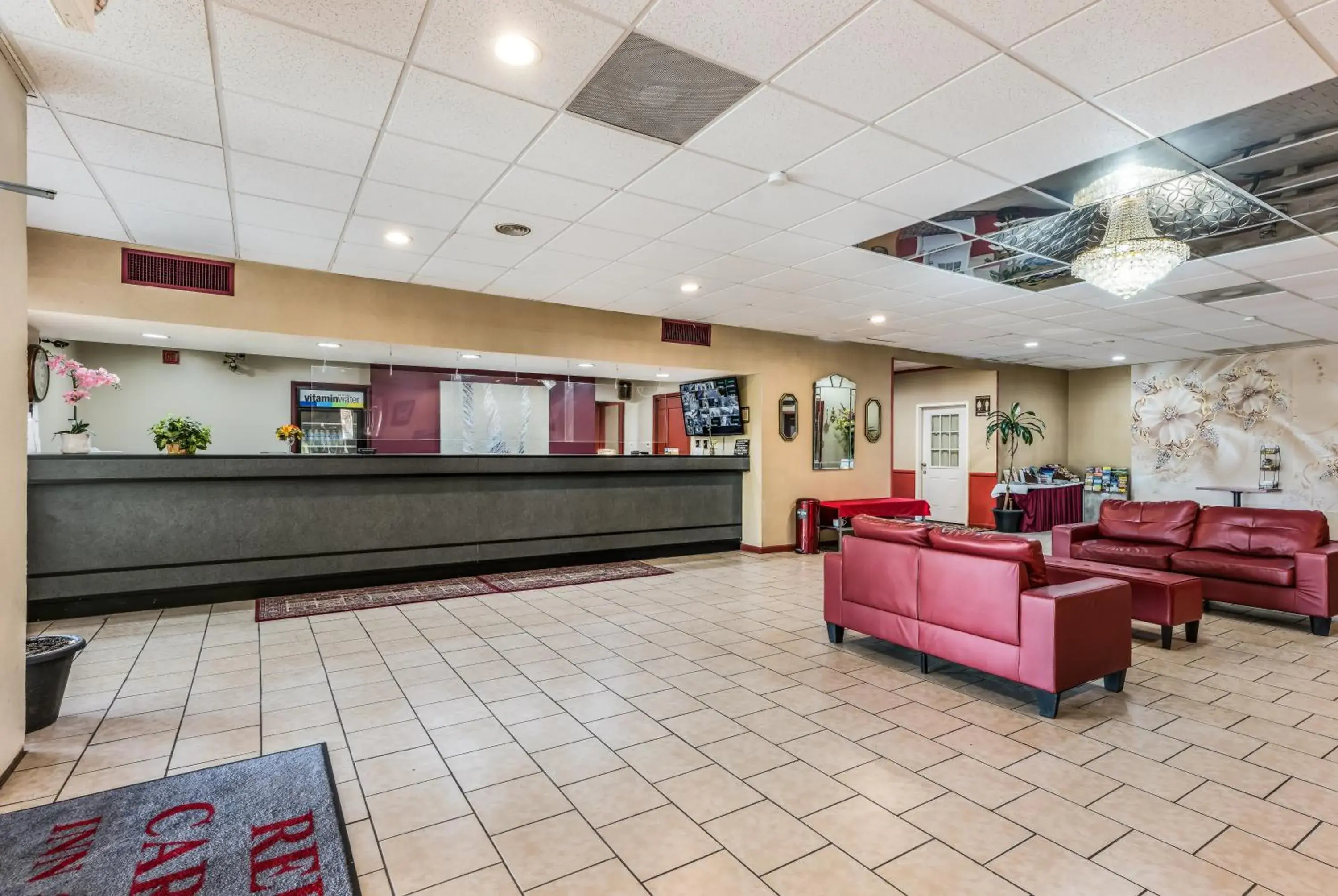 Lobby or reception in Red Carpet Inn & Suites Lobby or reception in Red Carpet Inn & Suites