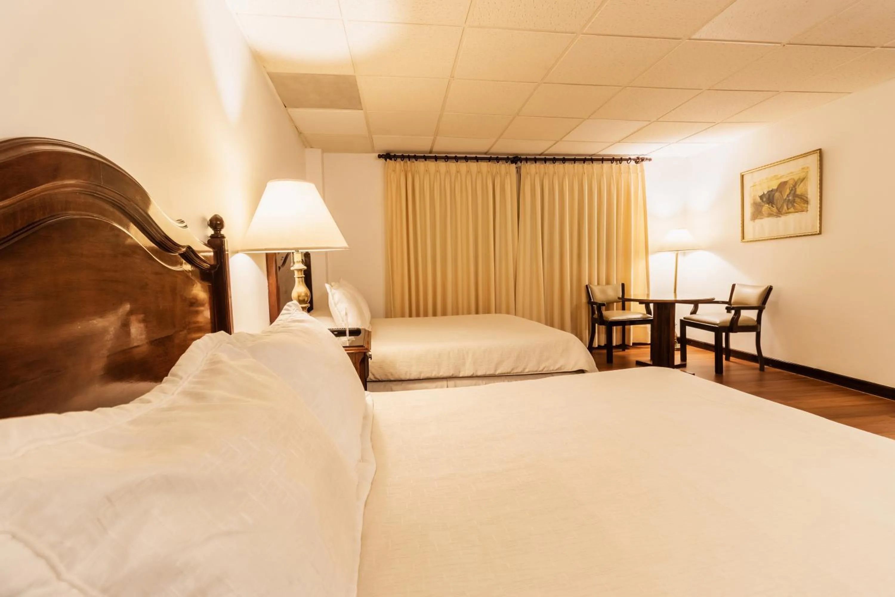 Bedroom, Bed in El Rey Palace Hotel