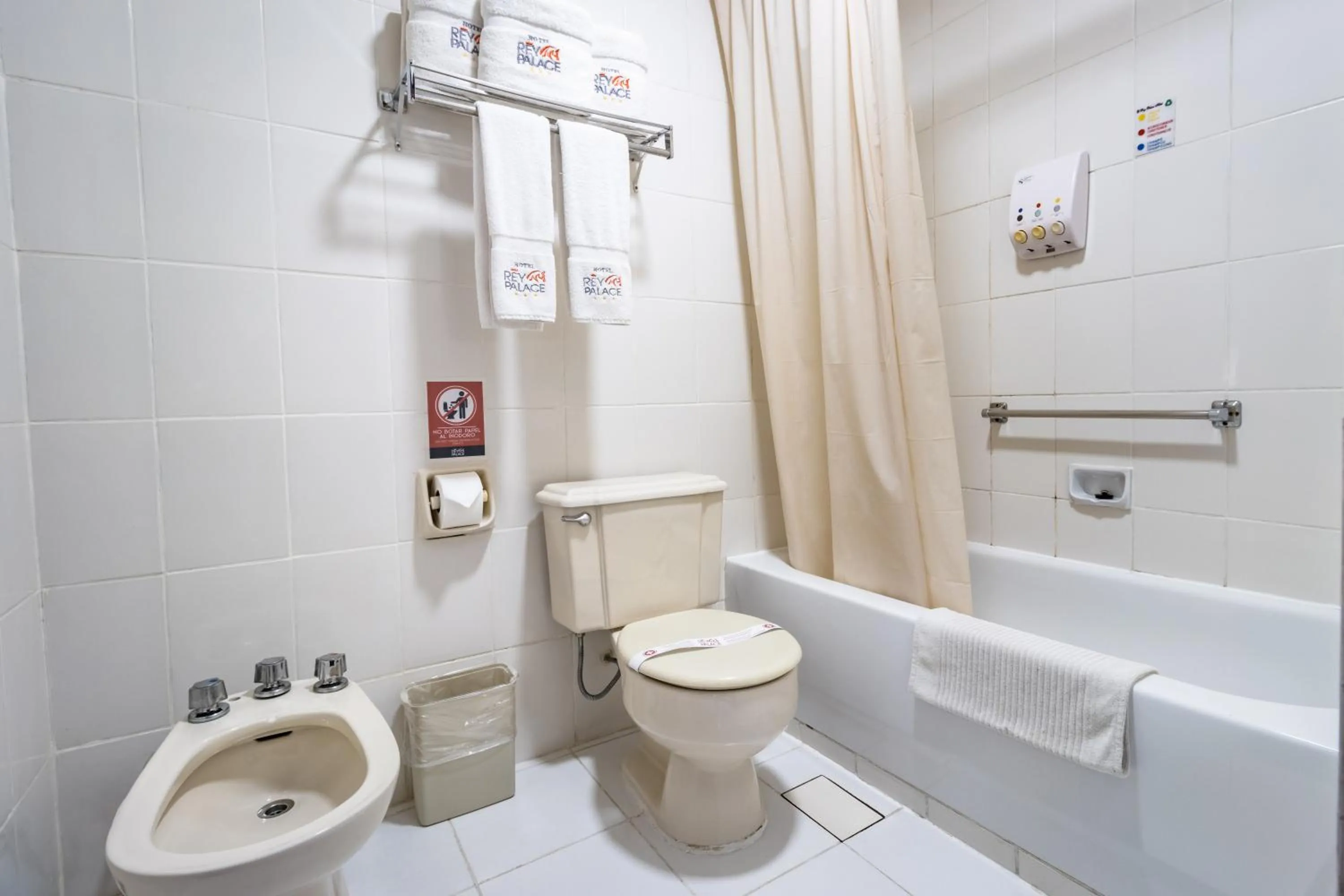 Bathroom in El Rey Palace Hotel