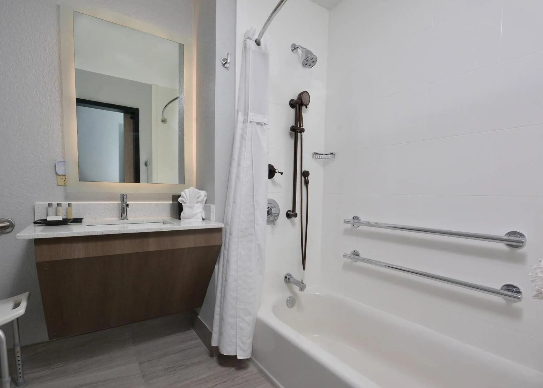 Bedroom in Brookstone Lodge near Biltmore Village, an Ascend Collection Hotel