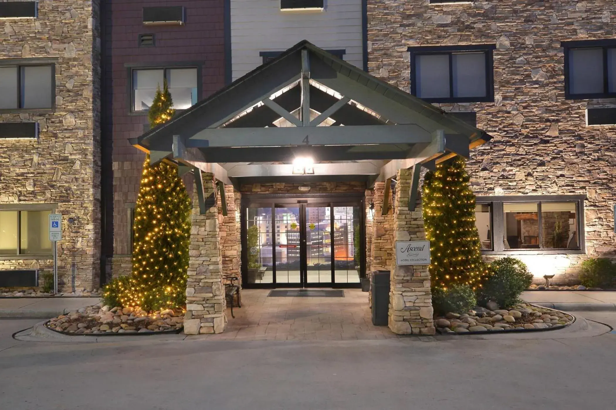Brookstone Lodge near Biltmore Village, an Ascend Collection Hotel Brookstone Lodge near Biltmore Village, an Ascend Collection Hotel