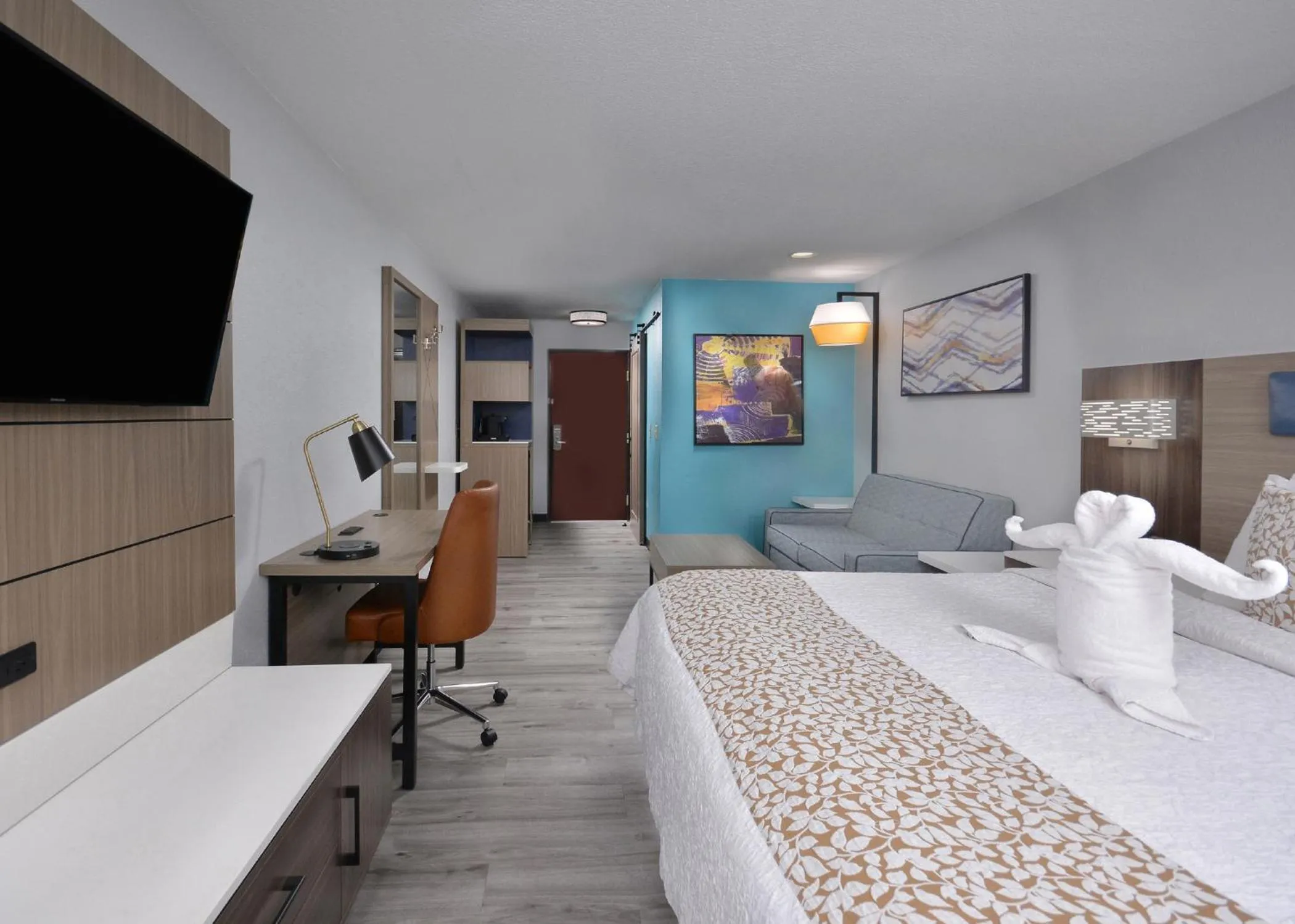 Photo of the whole room, Bed in Brookstone Lodge near Biltmore Village, an Ascend Collection Hotel