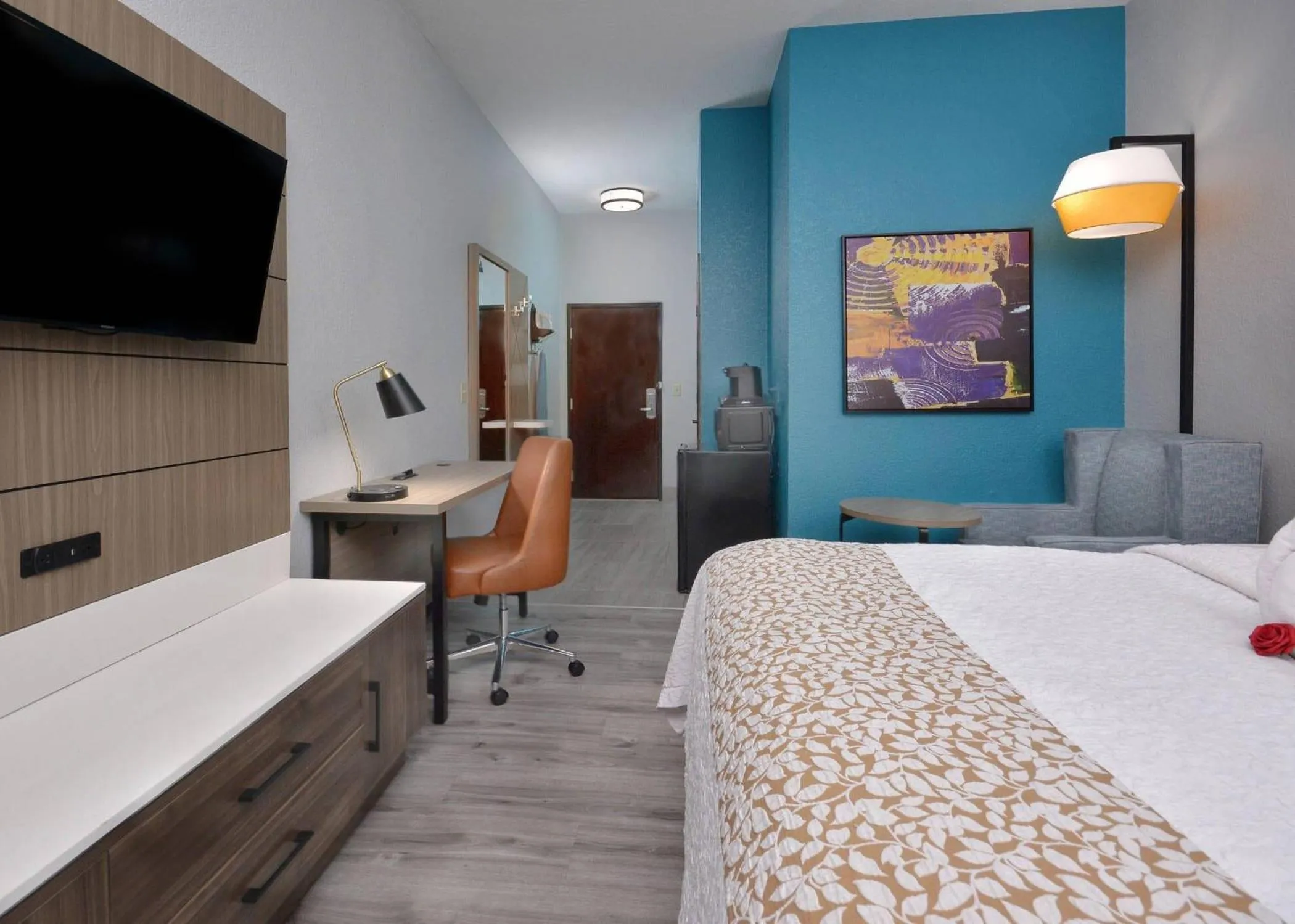 Bedroom, Bed in Brookstone Lodge near Biltmore Village, an Ascend Collection Hotel