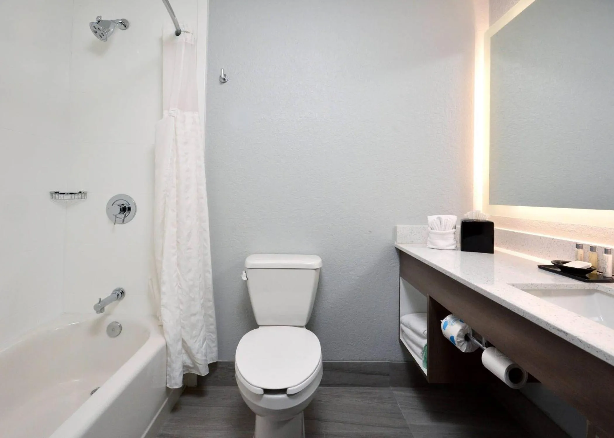 Bedroom in Brookstone Lodge near Biltmore Village, an Ascend Collection Hotel