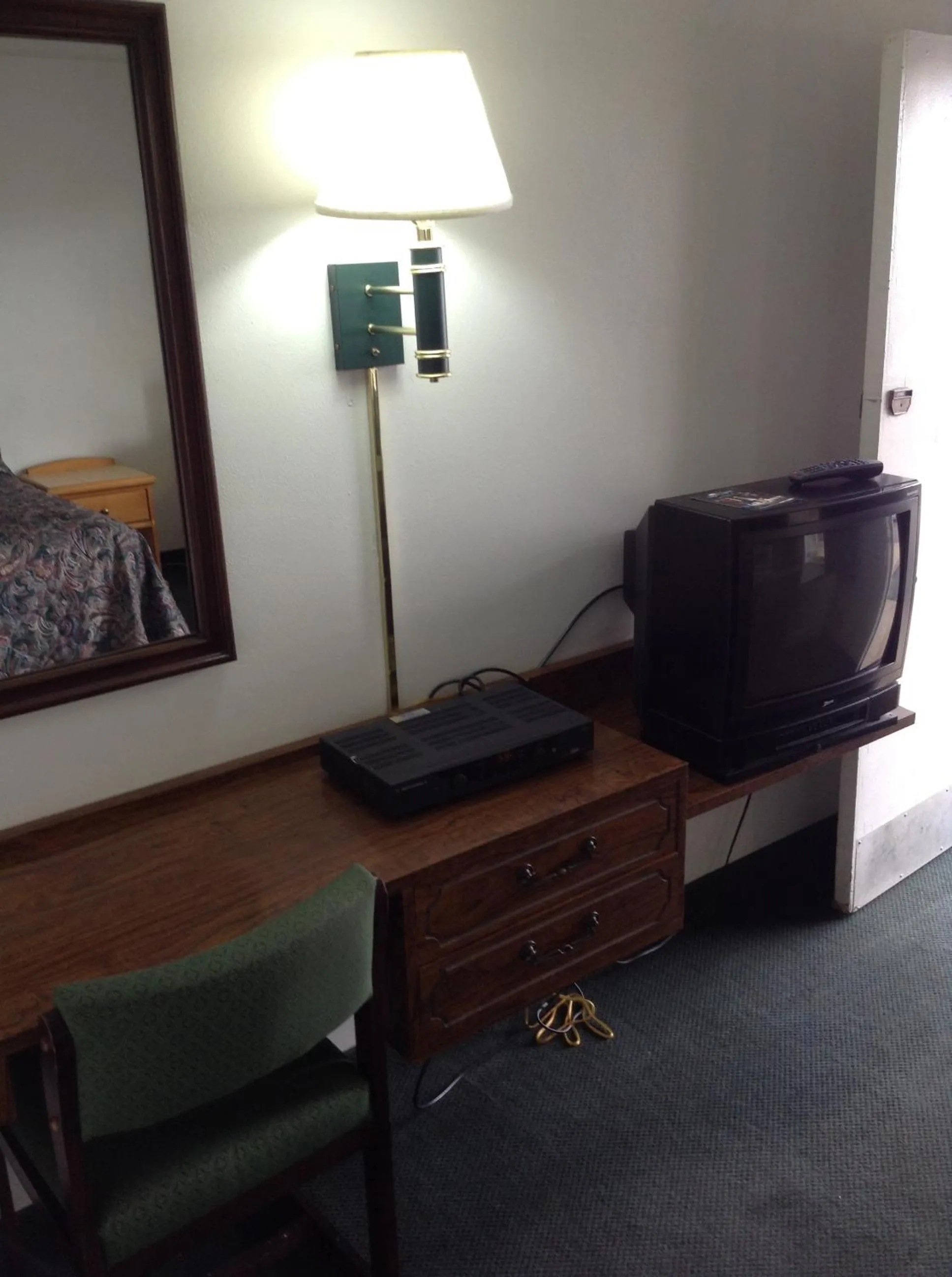 TV and multimedia in Plaza Inn