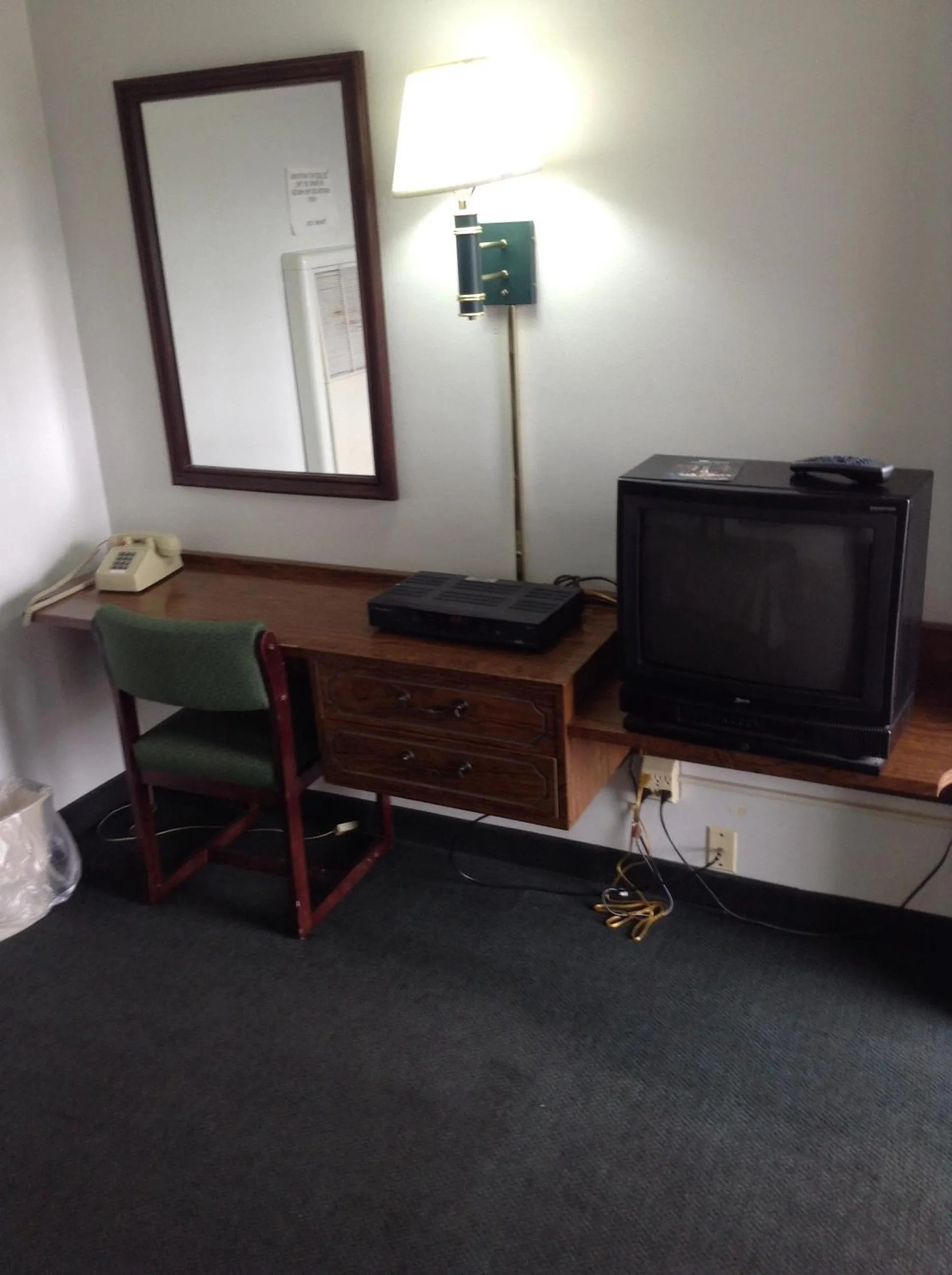 TV and multimedia in Plaza Inn