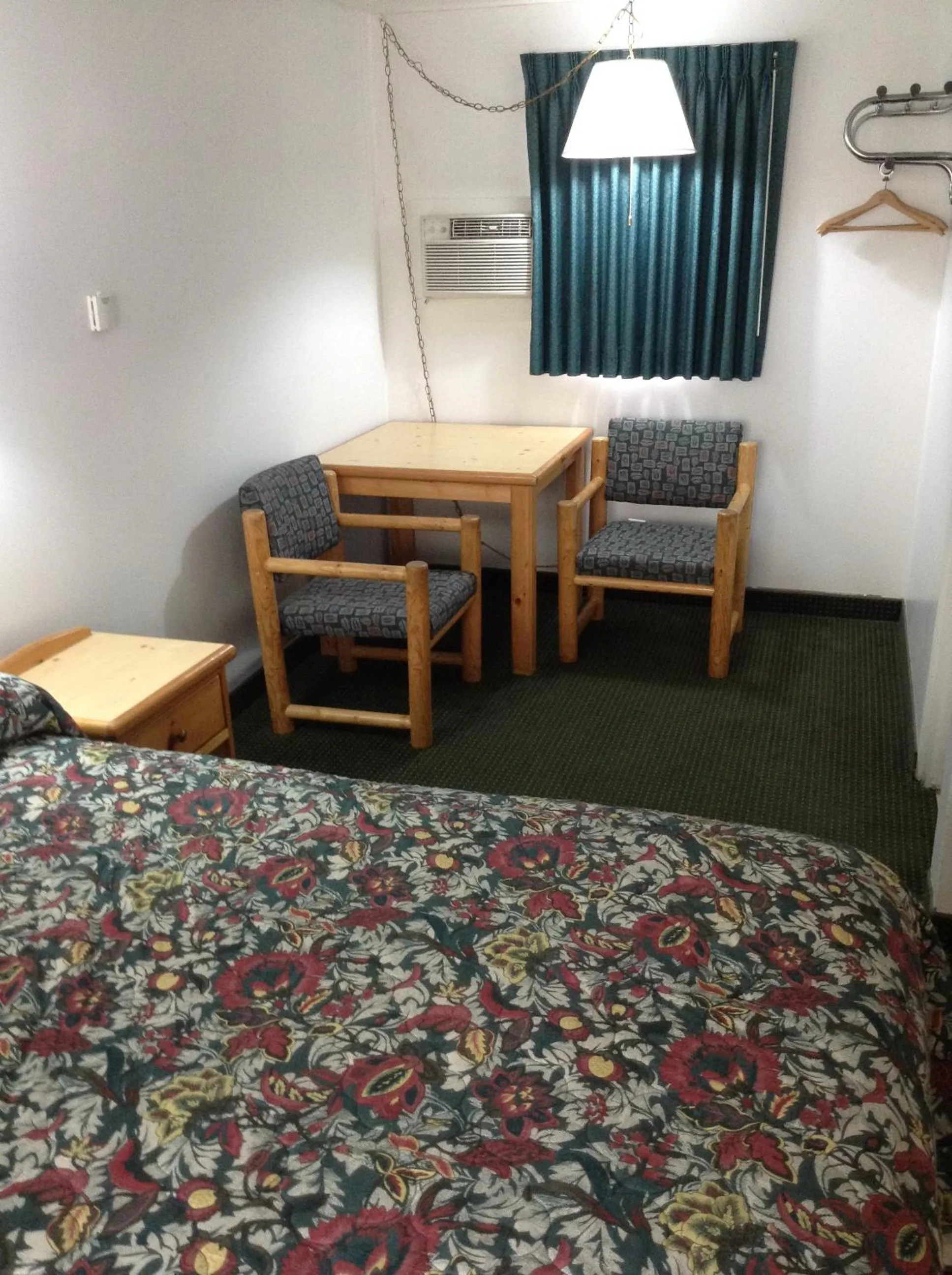 Photo of the whole room, Bed in Plaza Inn