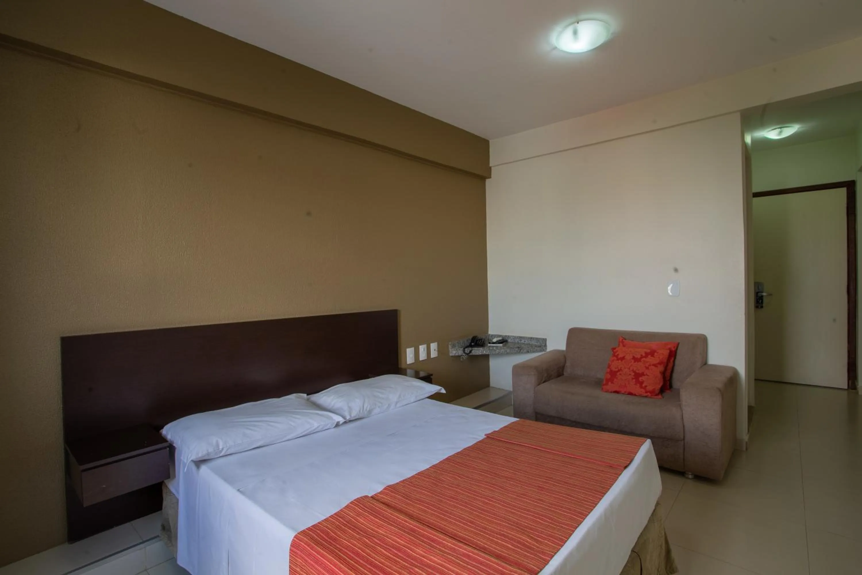 Bathroom, Bed in Hotel Apollo