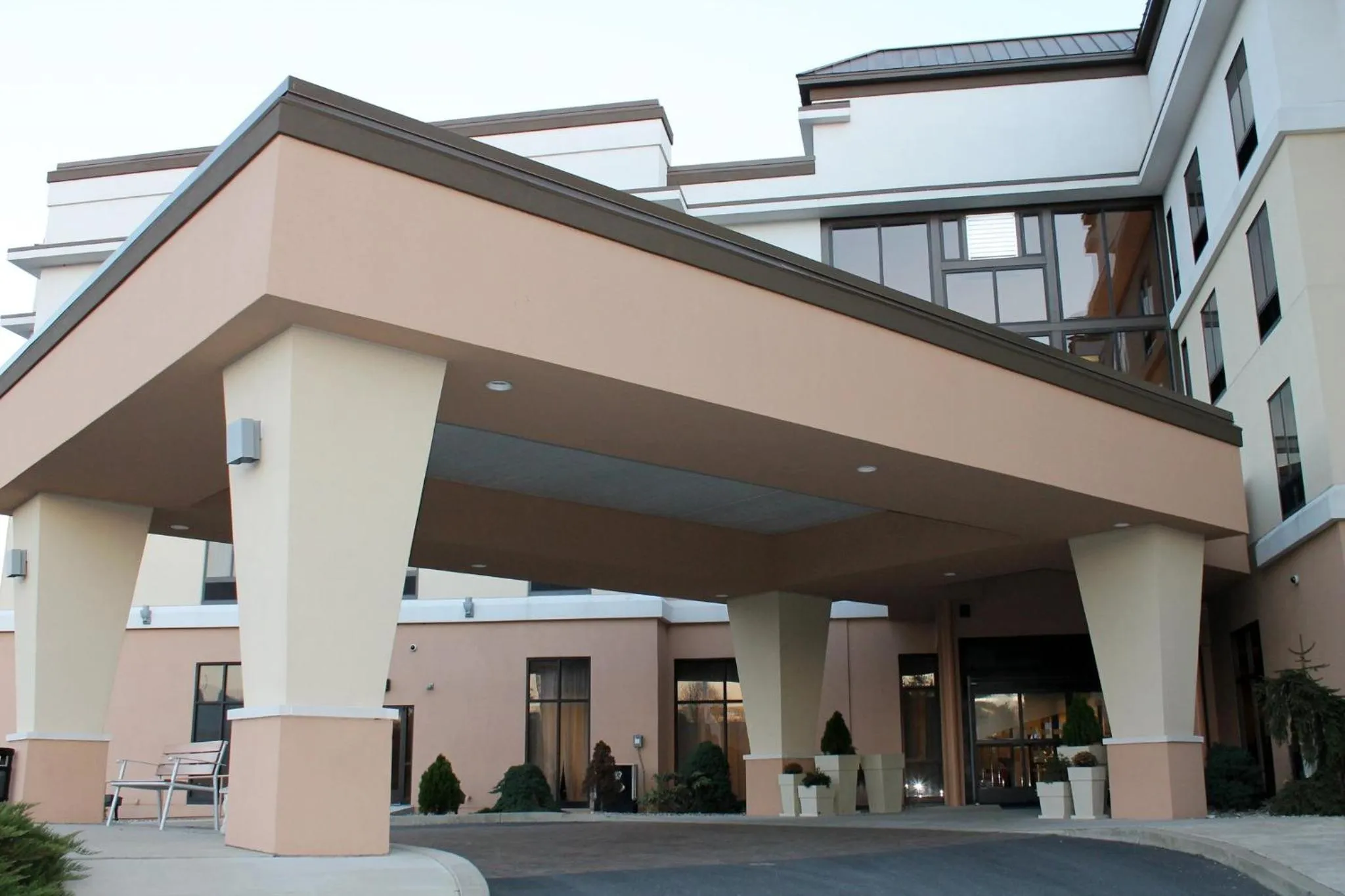 Property building in Holiday Inn Express & Suites Harrisburg West