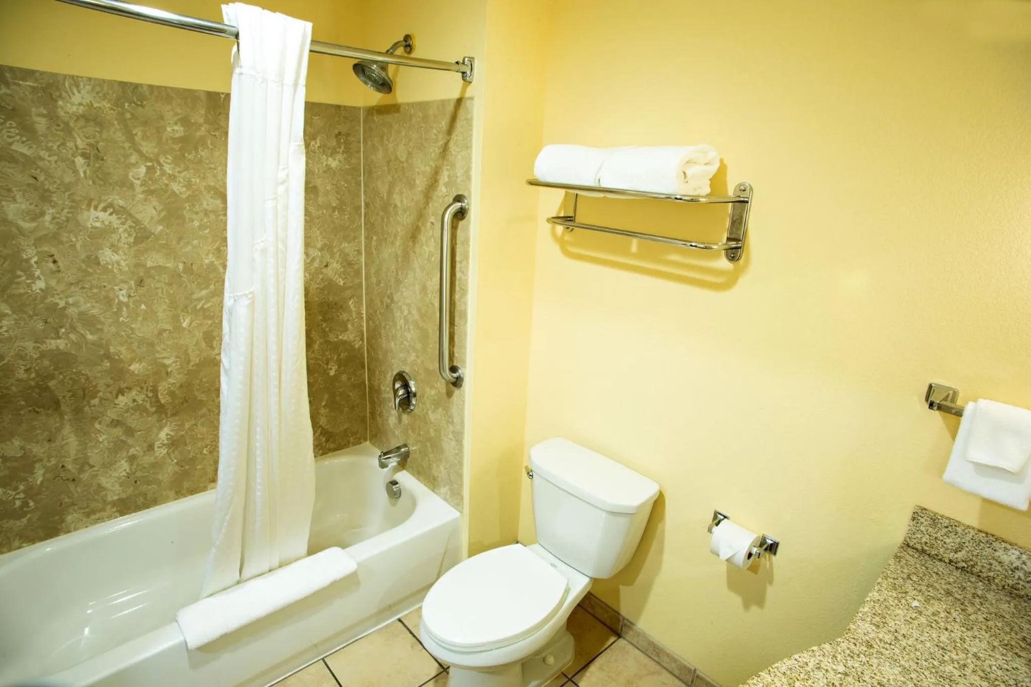 Bathroom in Holiday Inn Express & Suites Harrisburg West