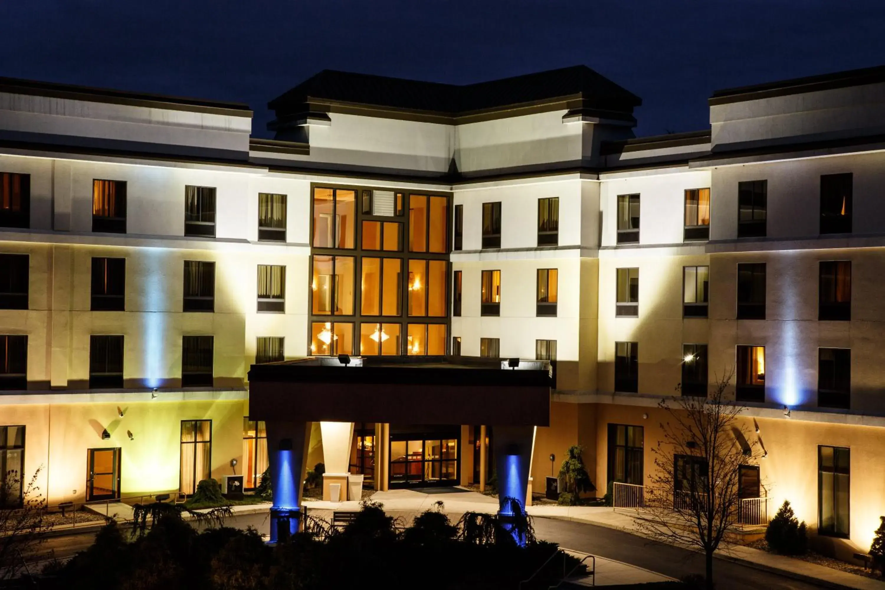 Property building in Holiday Inn Express & Suites Harrisburg West Property building in Holiday Inn Express & Suites Harrisburg West