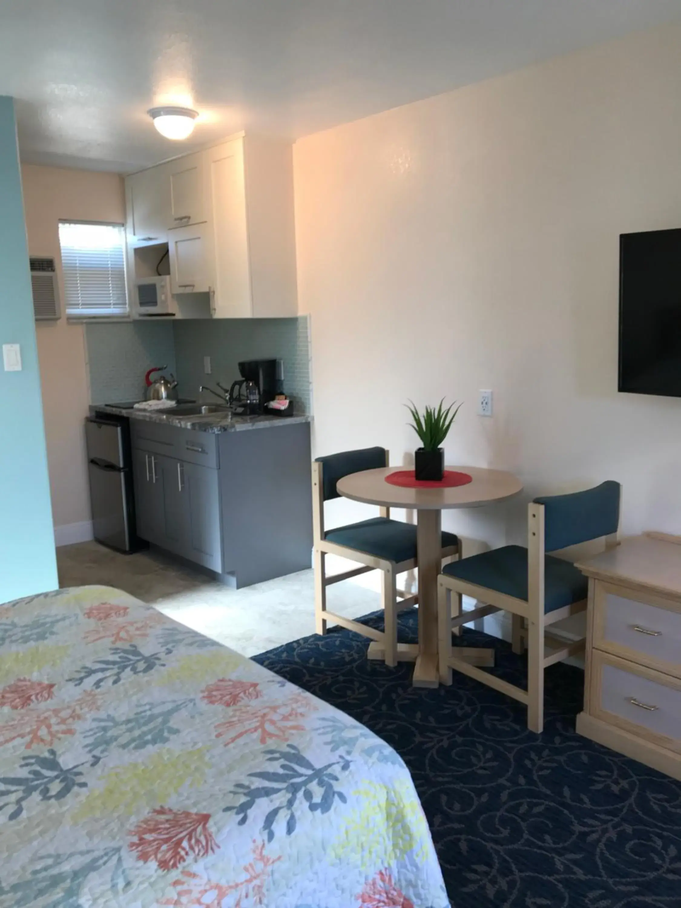 Double Room with Two Double Beds in Carlton House Motel and Suites Double Room with Two Double Beds in Carlton House Motel and Suites