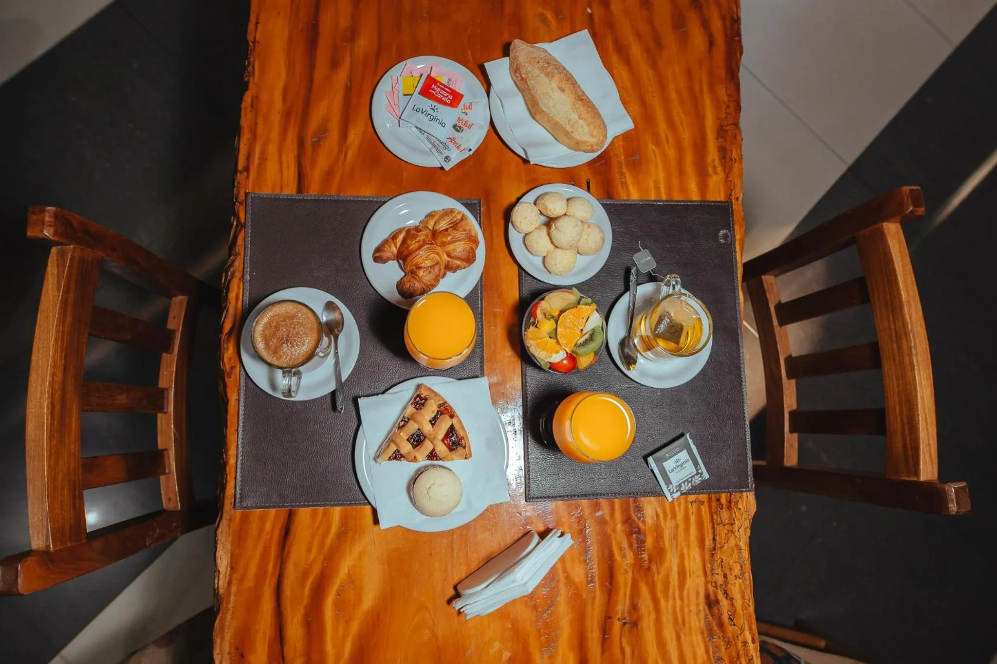 Breakfast in Palo Rosa Lodge