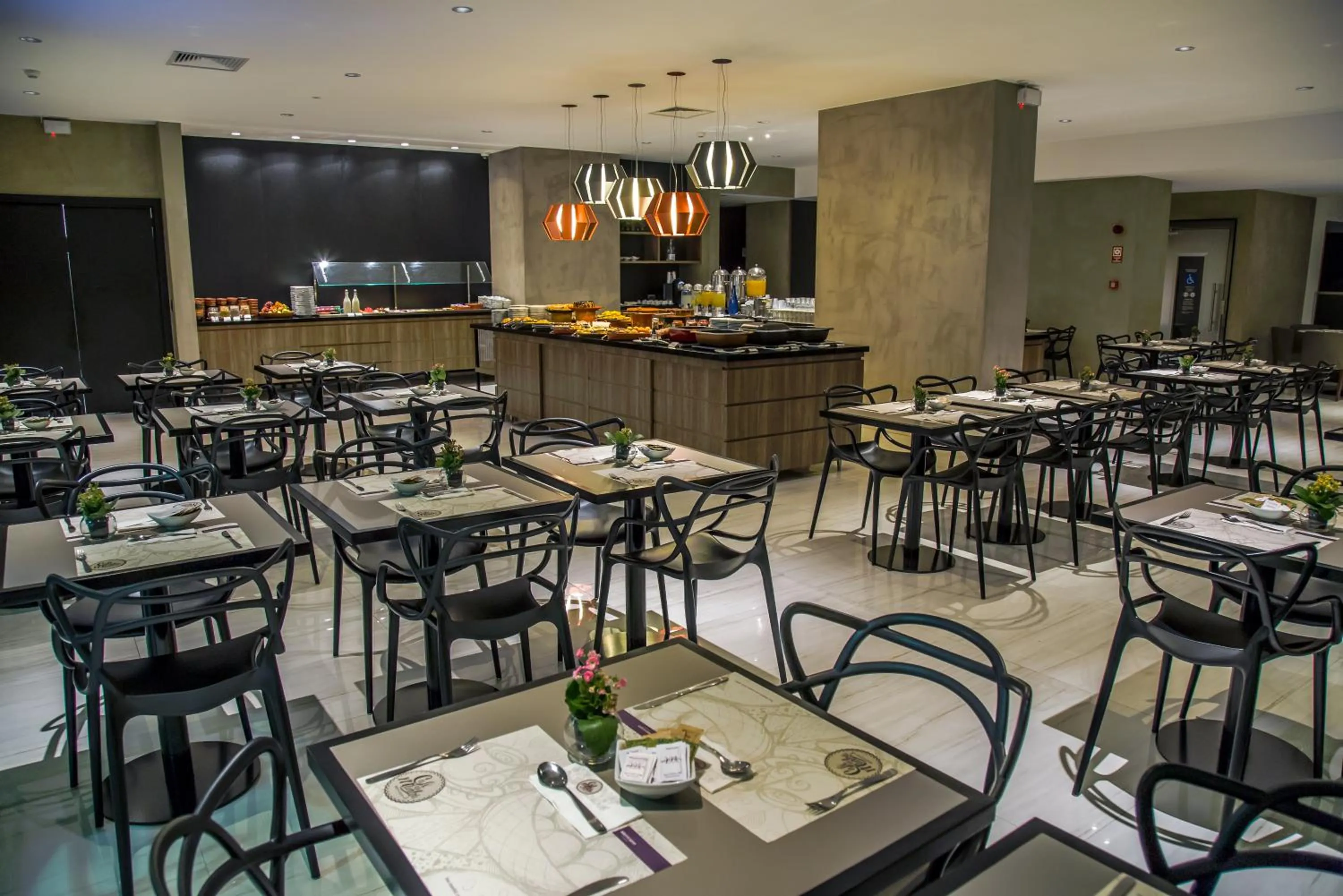Restaurant/places to eat in Mercure Uberlândia Plaza Shopping