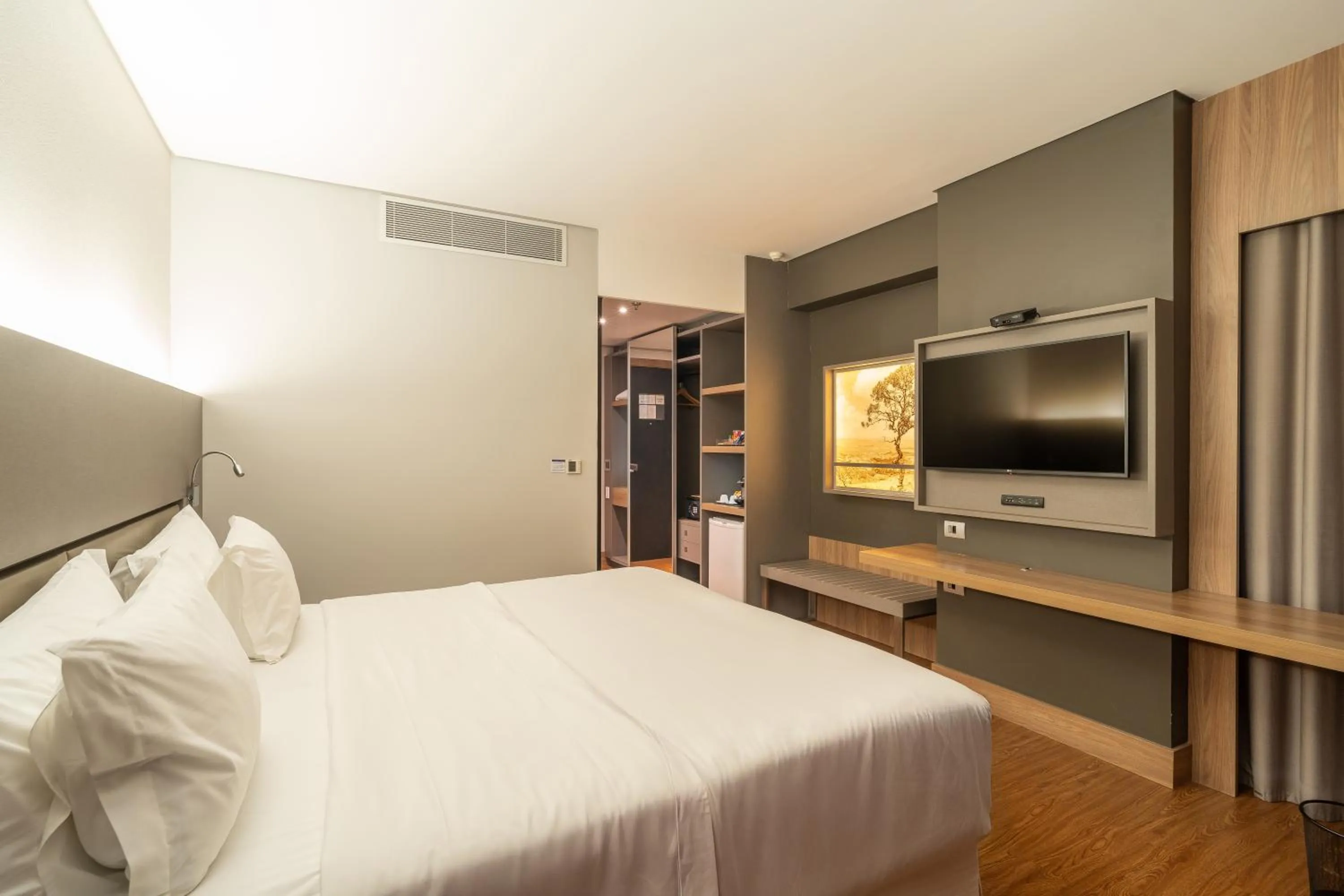 Photo of the whole room, Bed in Mercure Uberlândia Plaza Shopping
