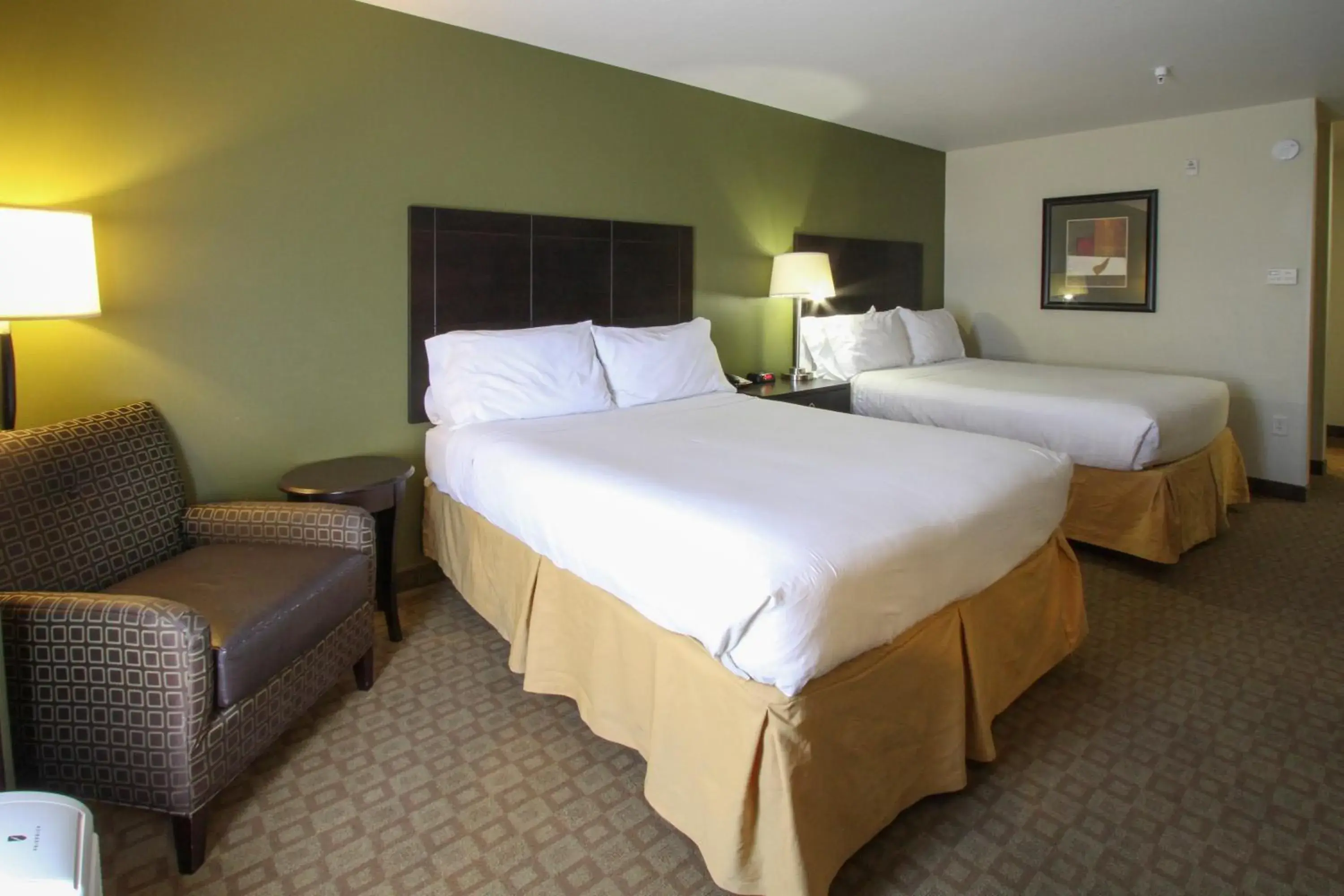 Bed in GreenTree Inn and Suites Florence, AZ Bed in GreenTree Inn and Suites Florence, AZ