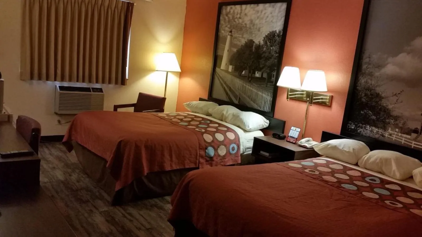 Bedroom, Bed in Super 8 by Wyndham Greenville