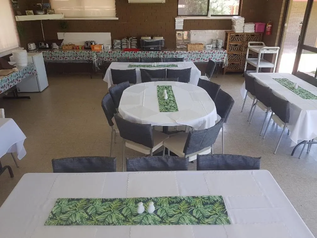 Breakfast in Barooga Country Inn Motel