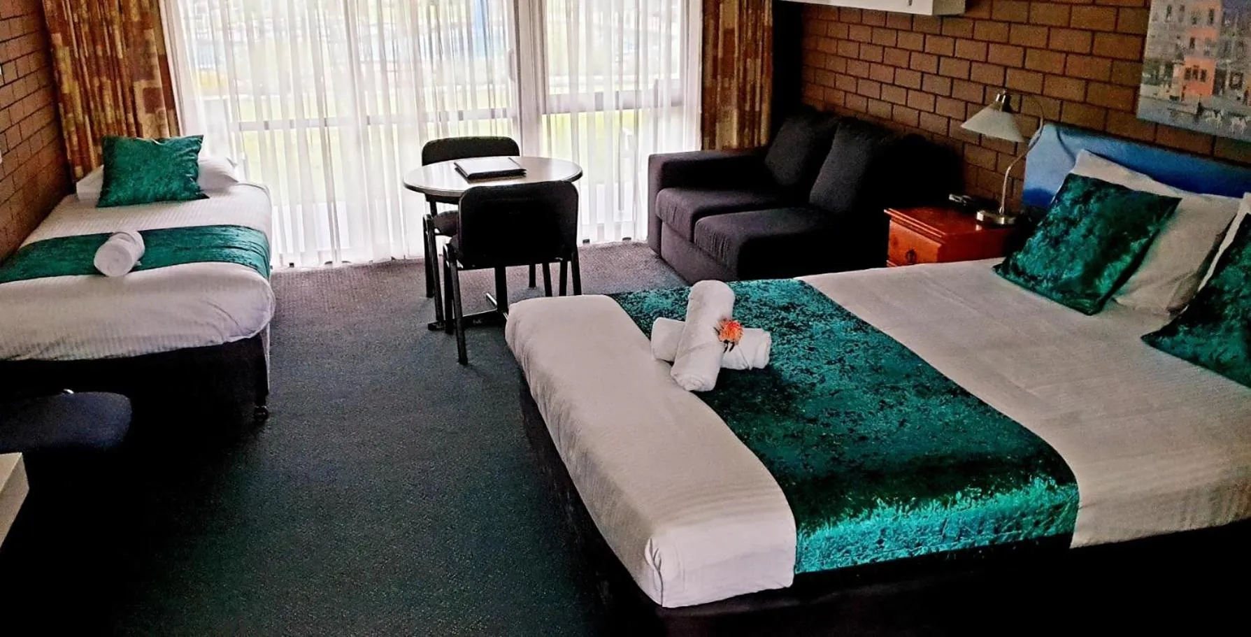 Photo of the whole room, Bed in Barooga Country Inn Motel