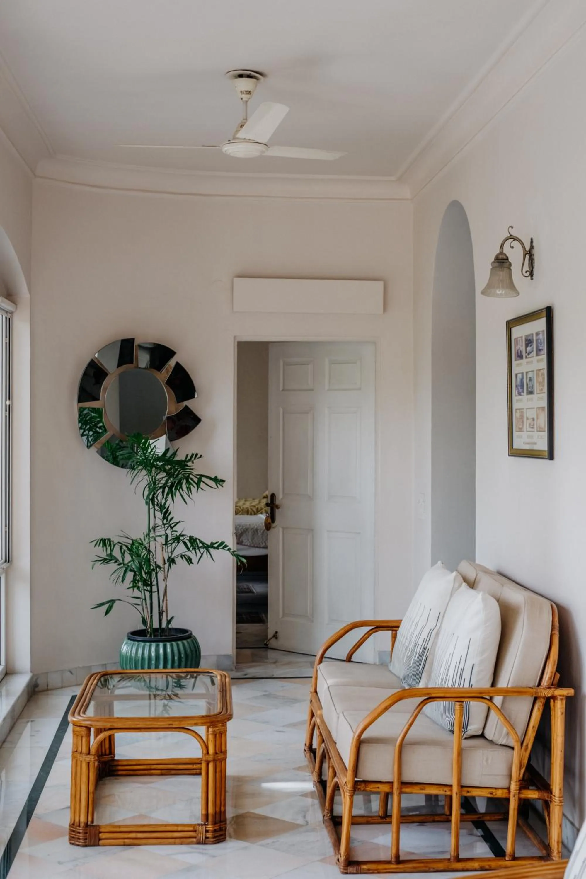 Area and facilities in Barwara Kothi