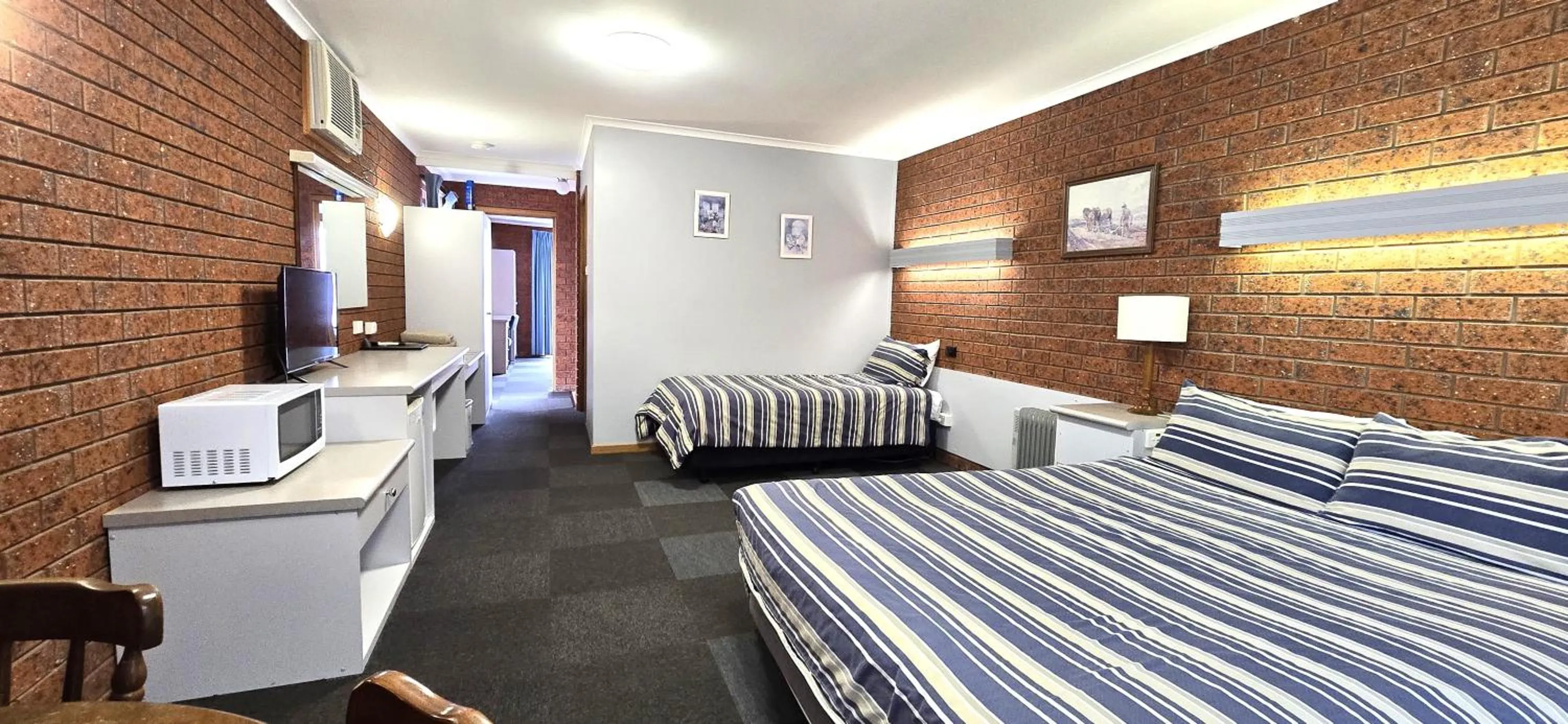 Bed in Whalers Rest Motor Inn