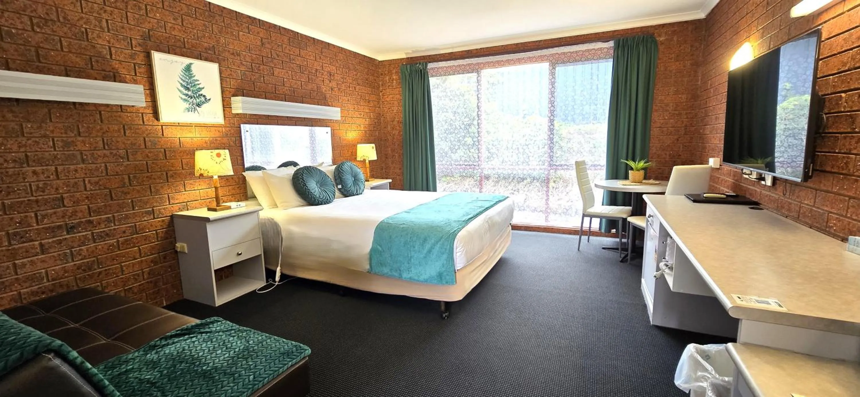 Bed in Whalers Rest Motor Inn