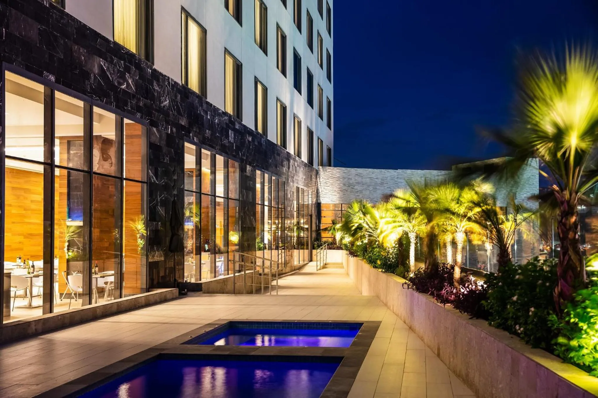 Swimming pool in Fiesta Inn Tuxtla Fashion Mall