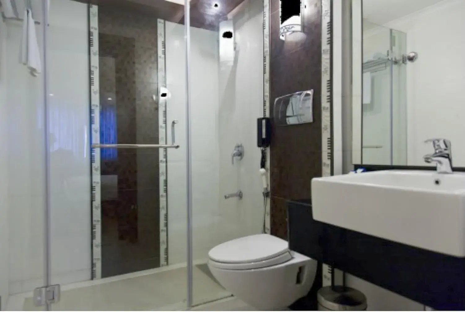 Bathroom in Windsor Rajadhani Hotel Bathroom in Windsor Rajadhani Hotel