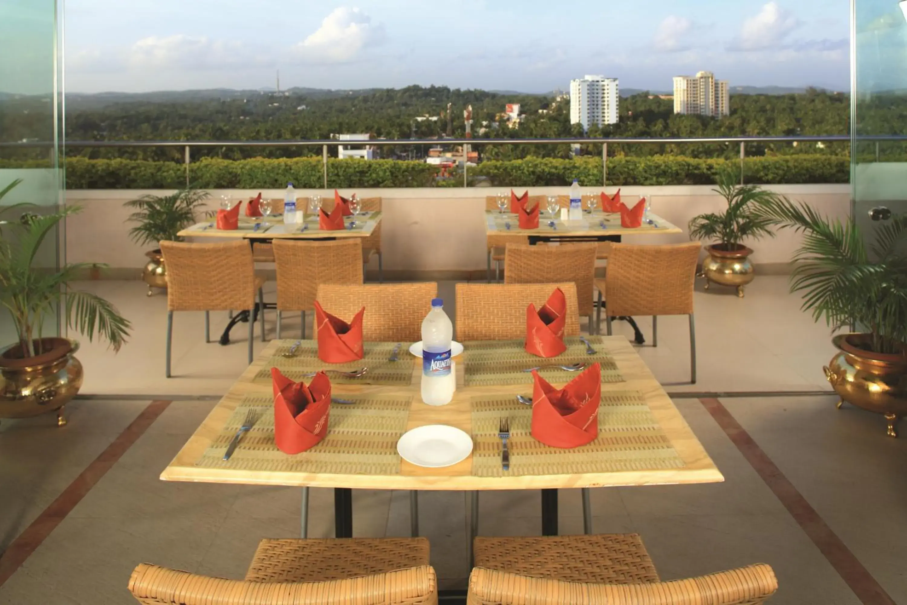 Restaurant/places to eat in Windsor Rajadhani Hotel Restaurant/places to eat in Windsor Rajadhani Hotel