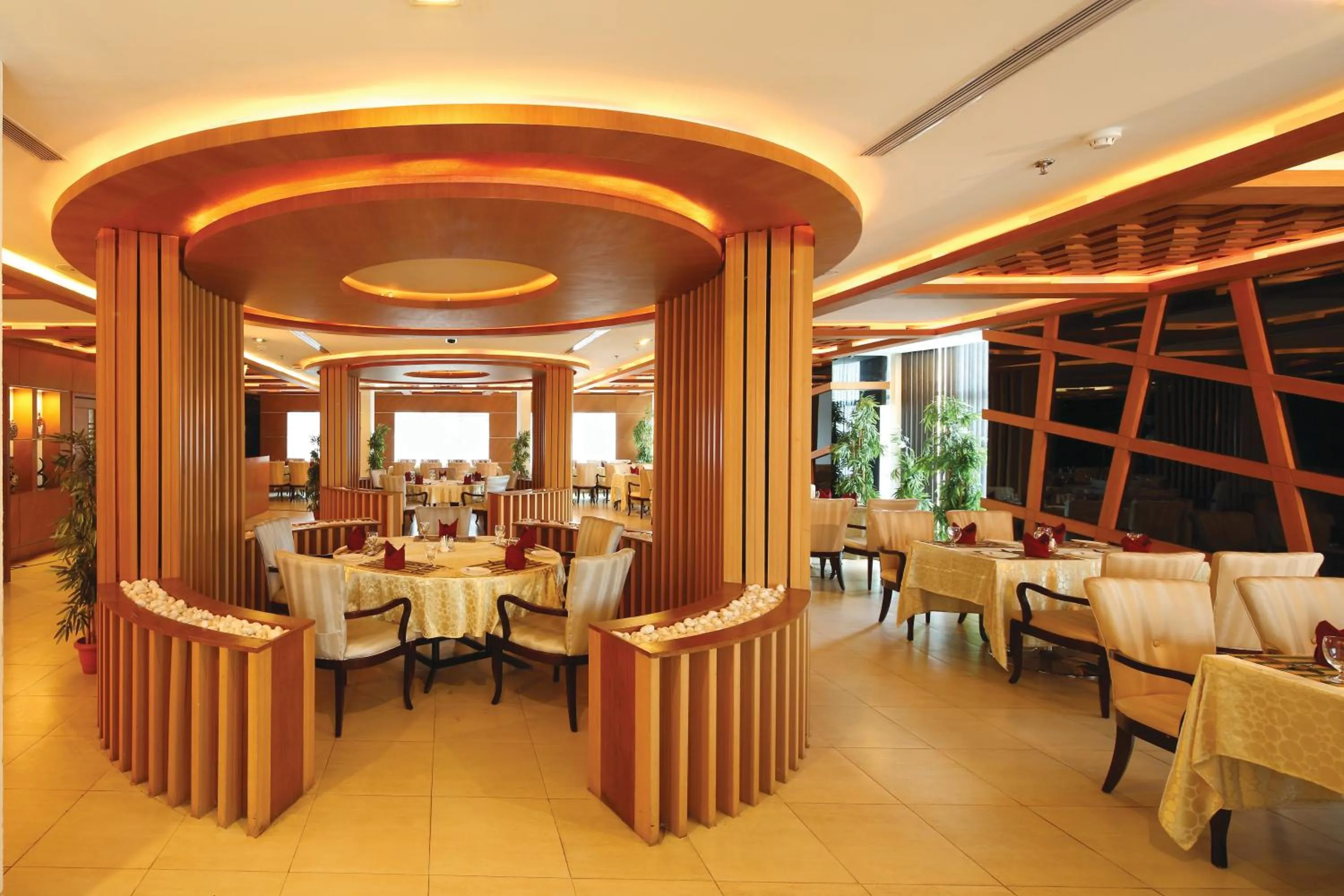 Restaurant/places to eat in Windsor Rajadhani Hotel