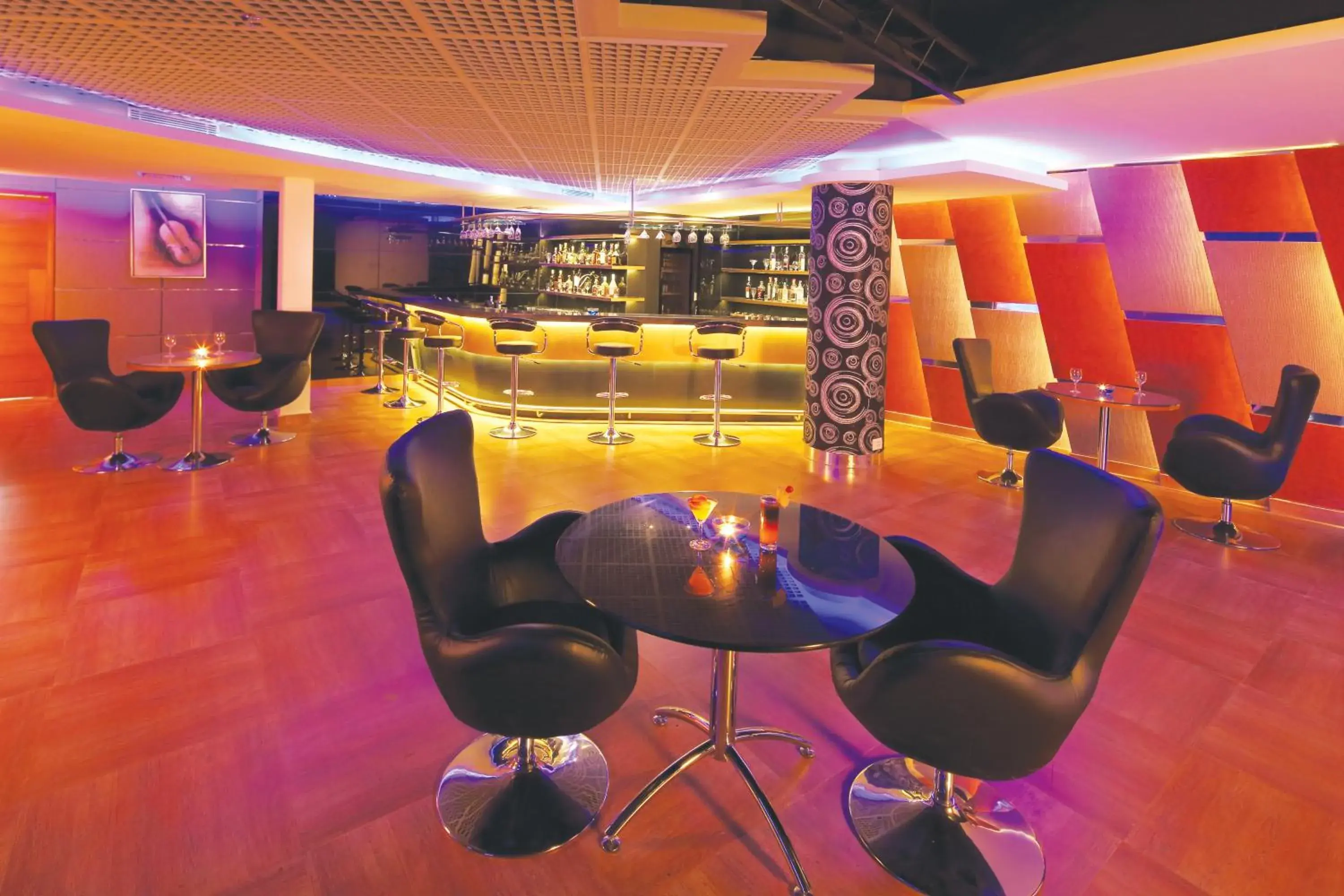 Lounge or bar in Windsor Rajadhani Hotel Lounge or bar in Windsor Rajadhani Hotel