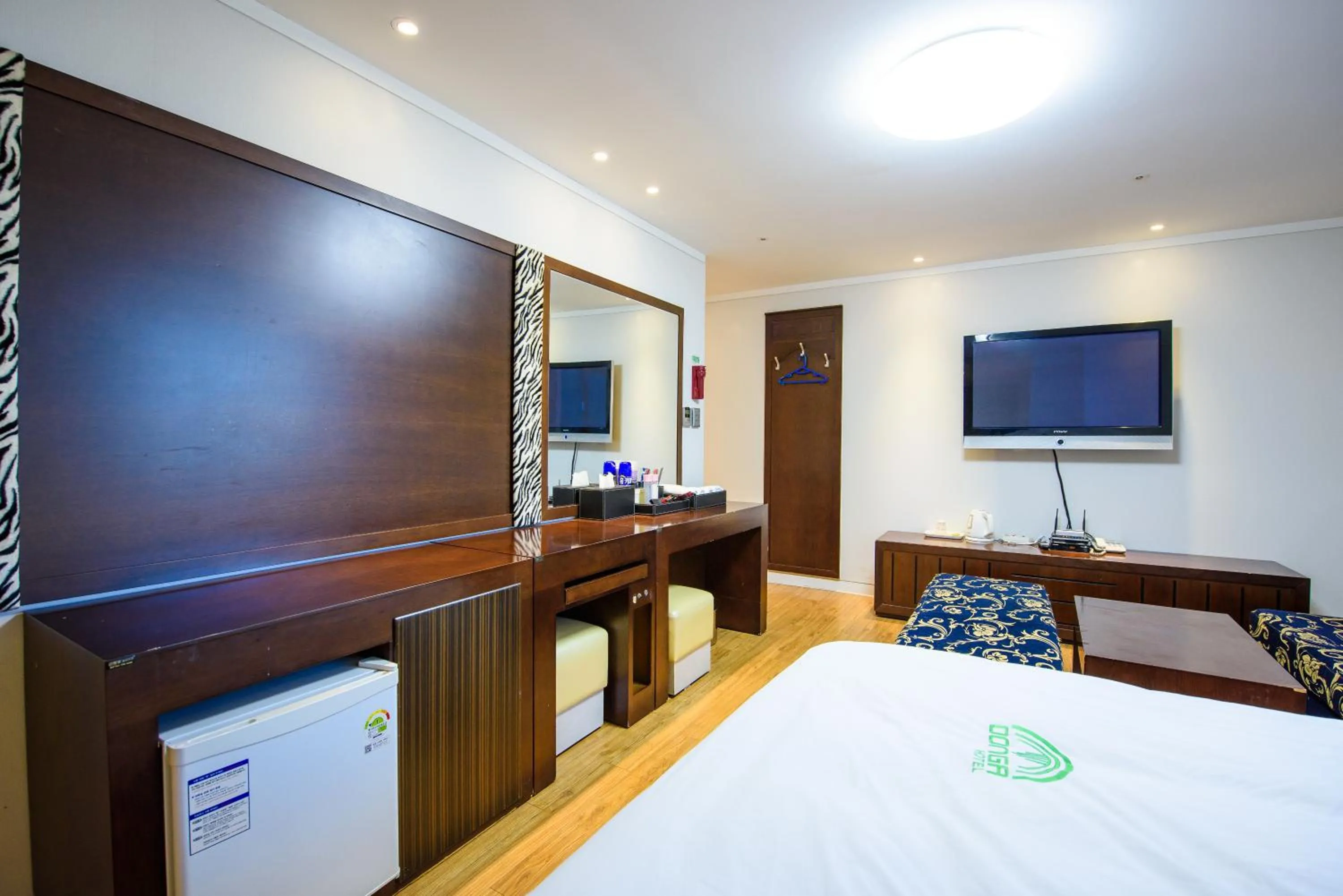 Twin Room with City View in Gangneung Donga Hotel
