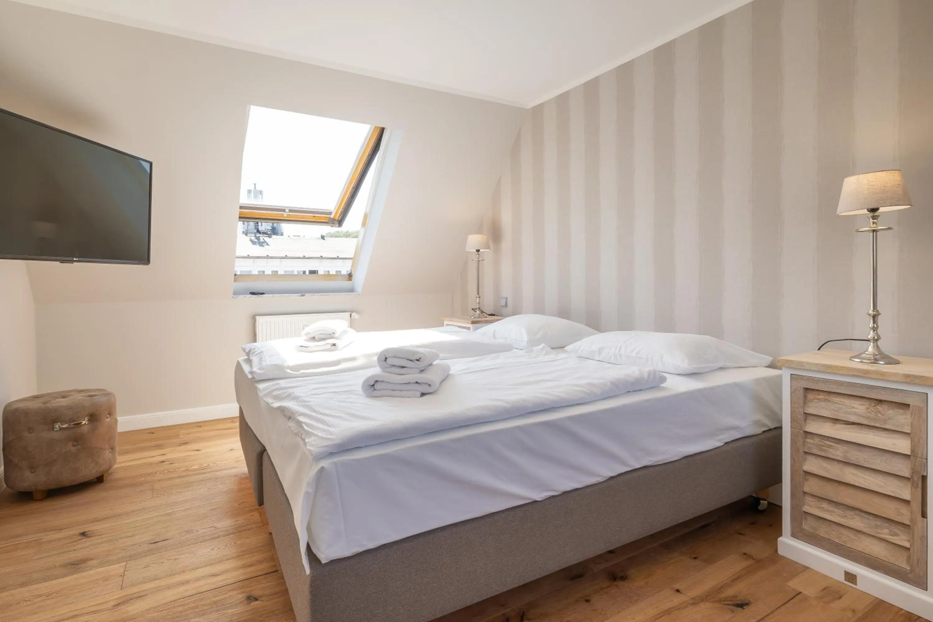 TV and multimedia, Bed in Suite Hotel Binz Familienhotel Rügen