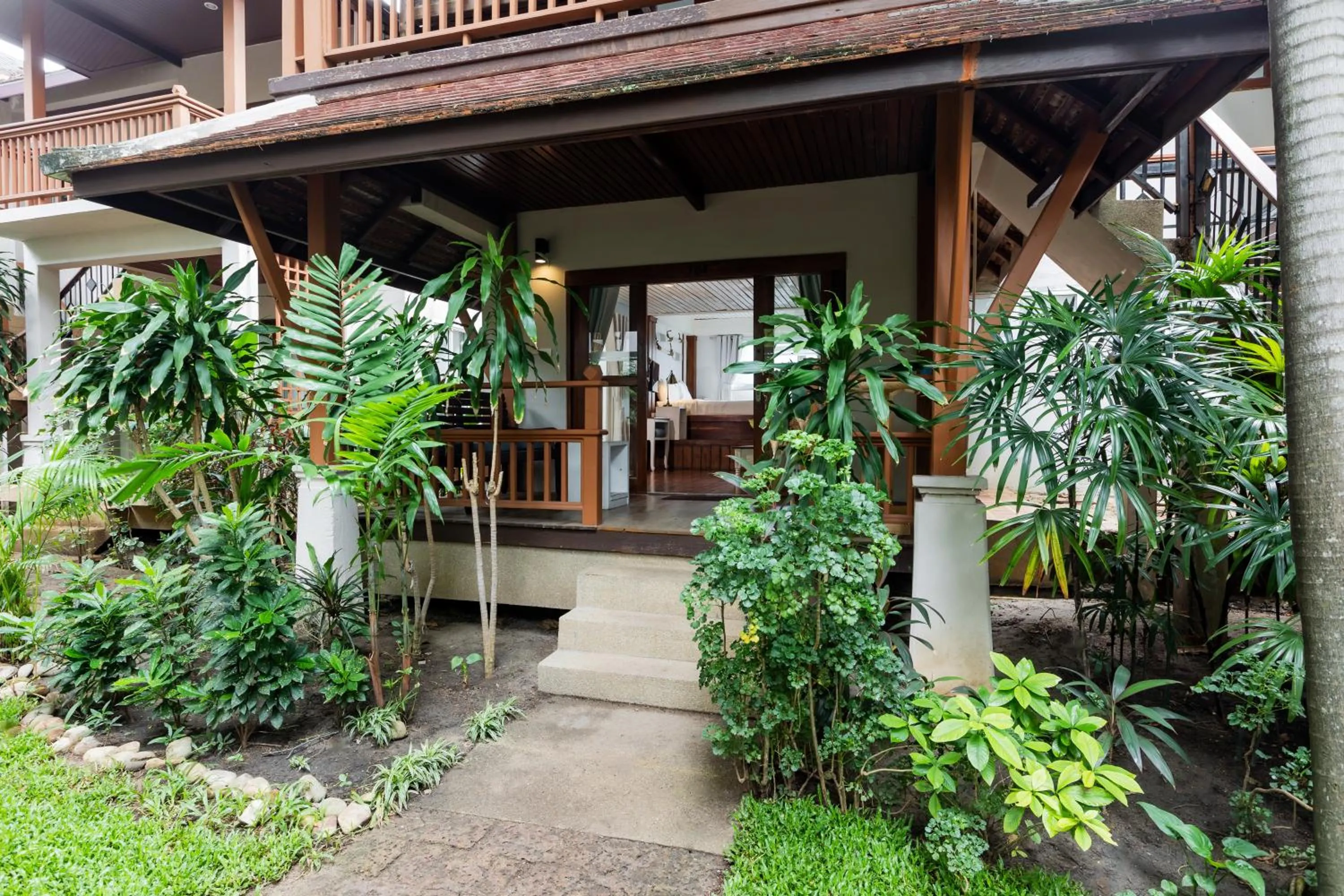 Garden in Malibu Beach Resort
