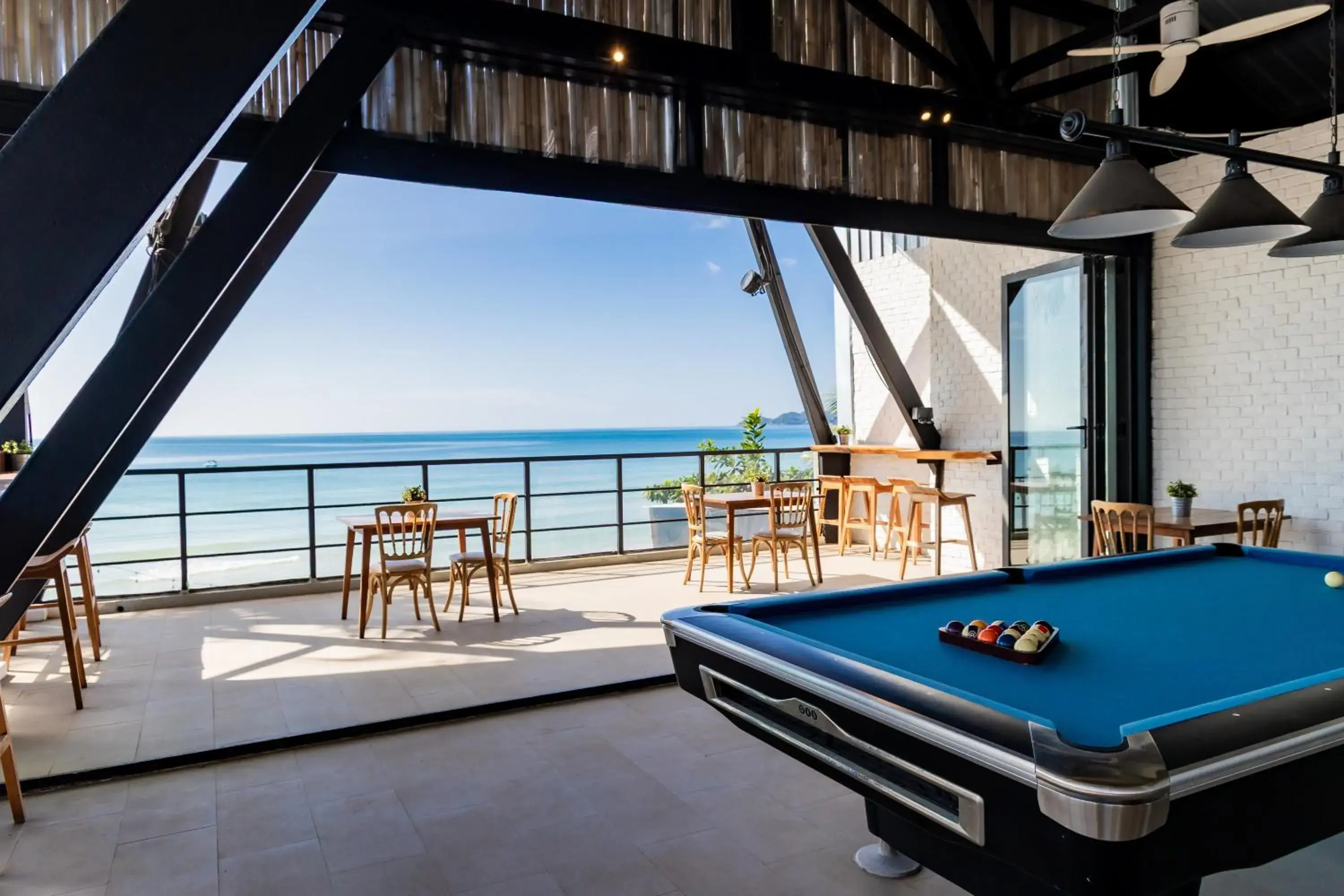 Restaurant/places to eat in Malibu Beach Resort Restaurant/places to eat in Malibu Beach Resort