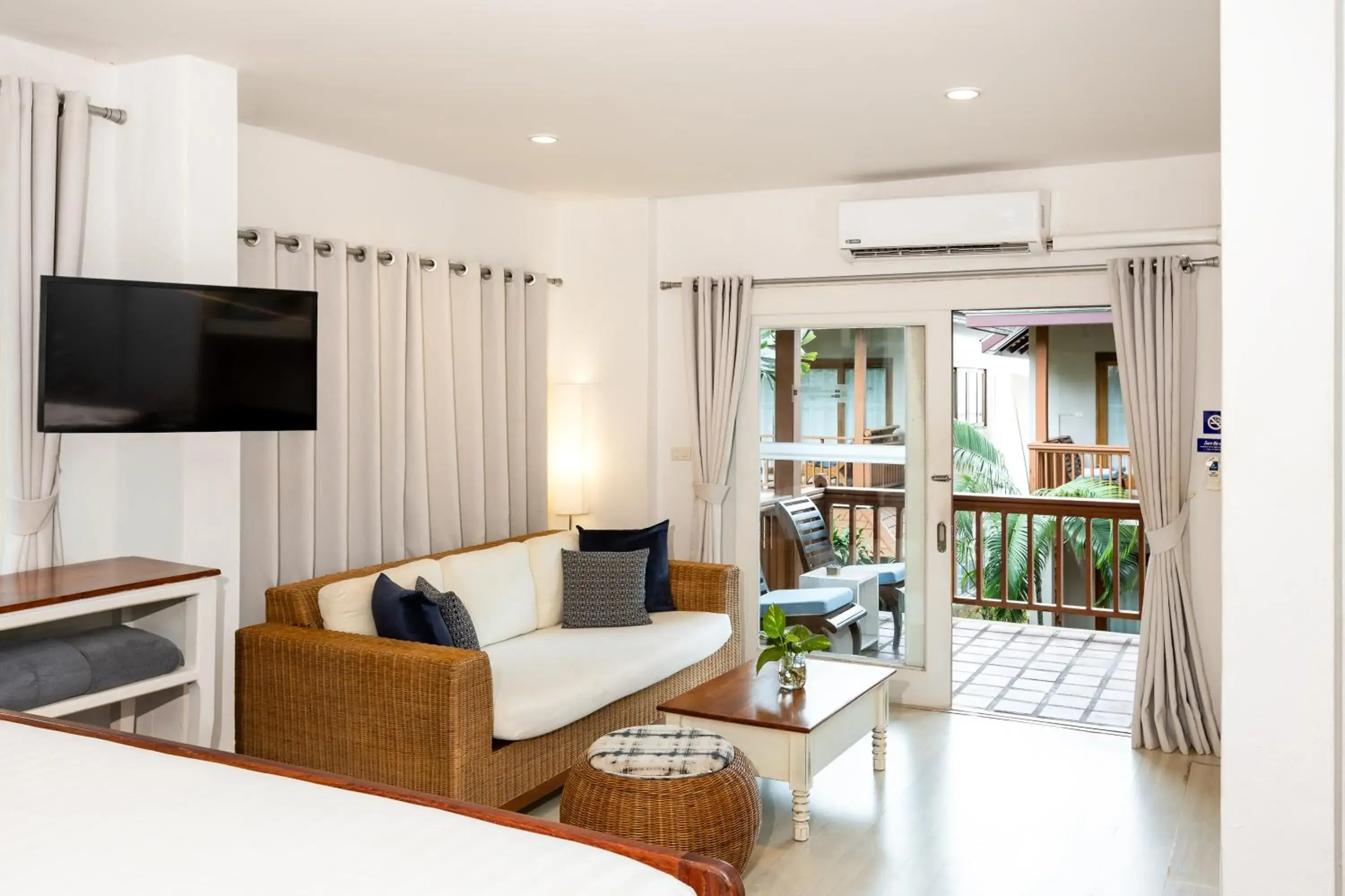 Balcony/Terrace, Bed in Malibu Beach Resort Balcony/Terrace, Bed in Malibu Beach Resort