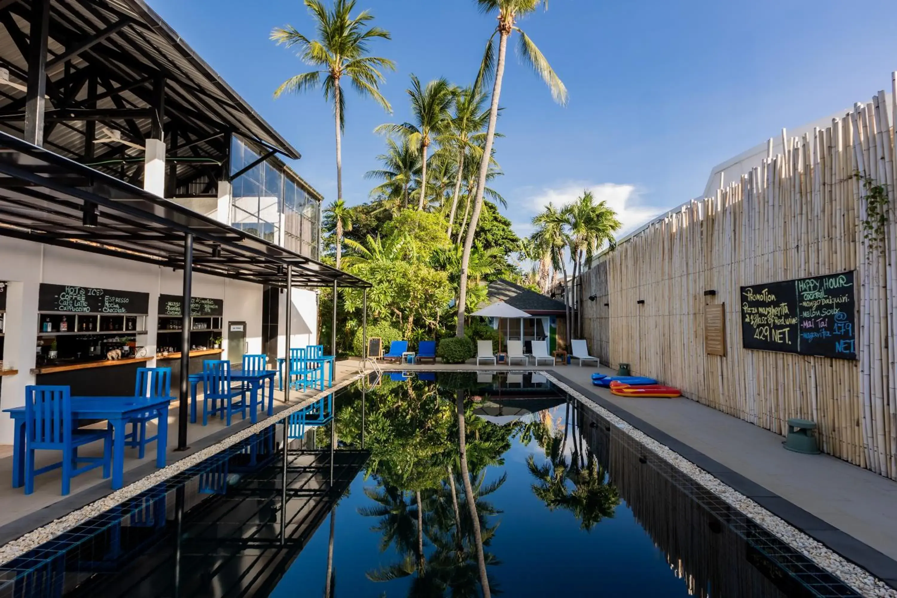 Swimming pool in Malibu Beach Resort Swimming pool in Malibu Beach Resort