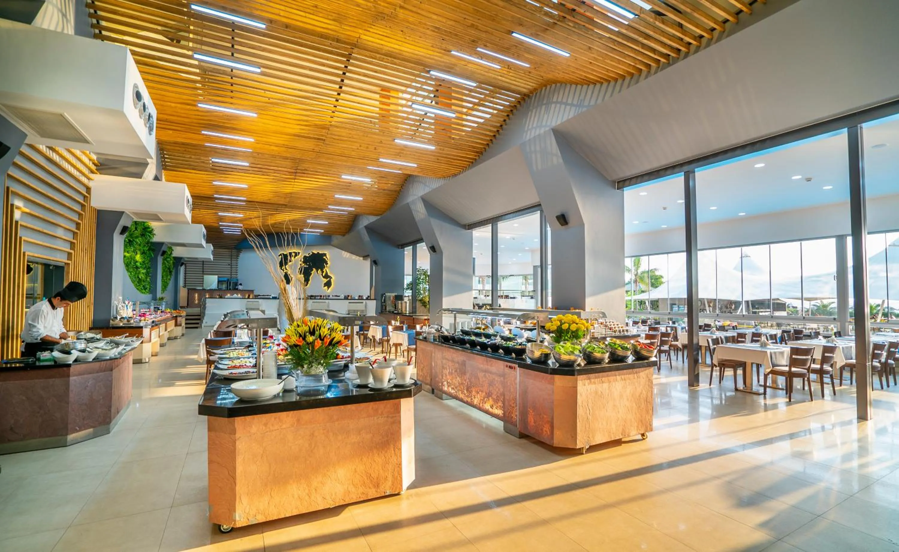 Restaurant/places to eat in Grand Belish Hotel