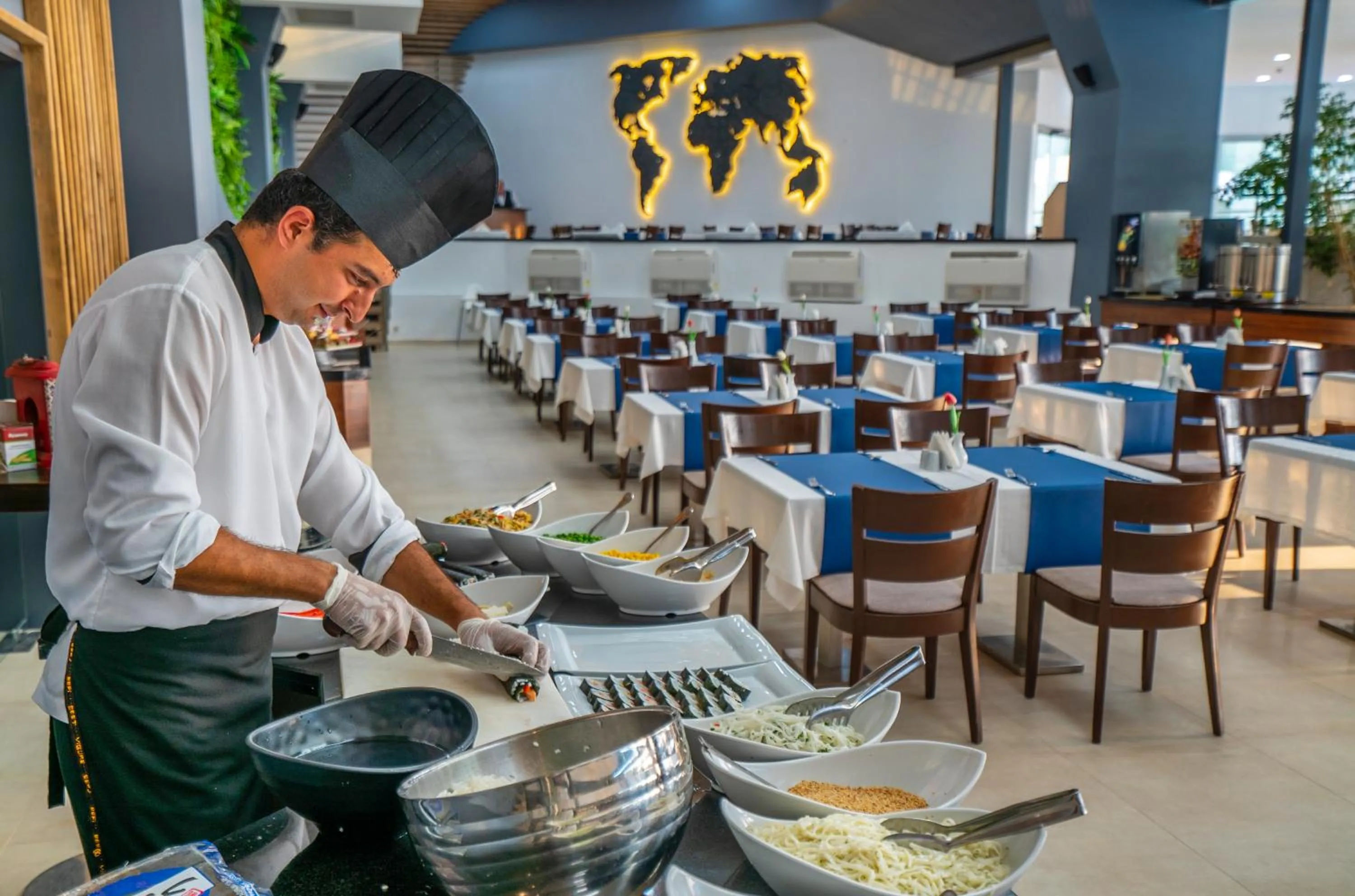 Restaurant/places to eat in Grand Belish Hotel