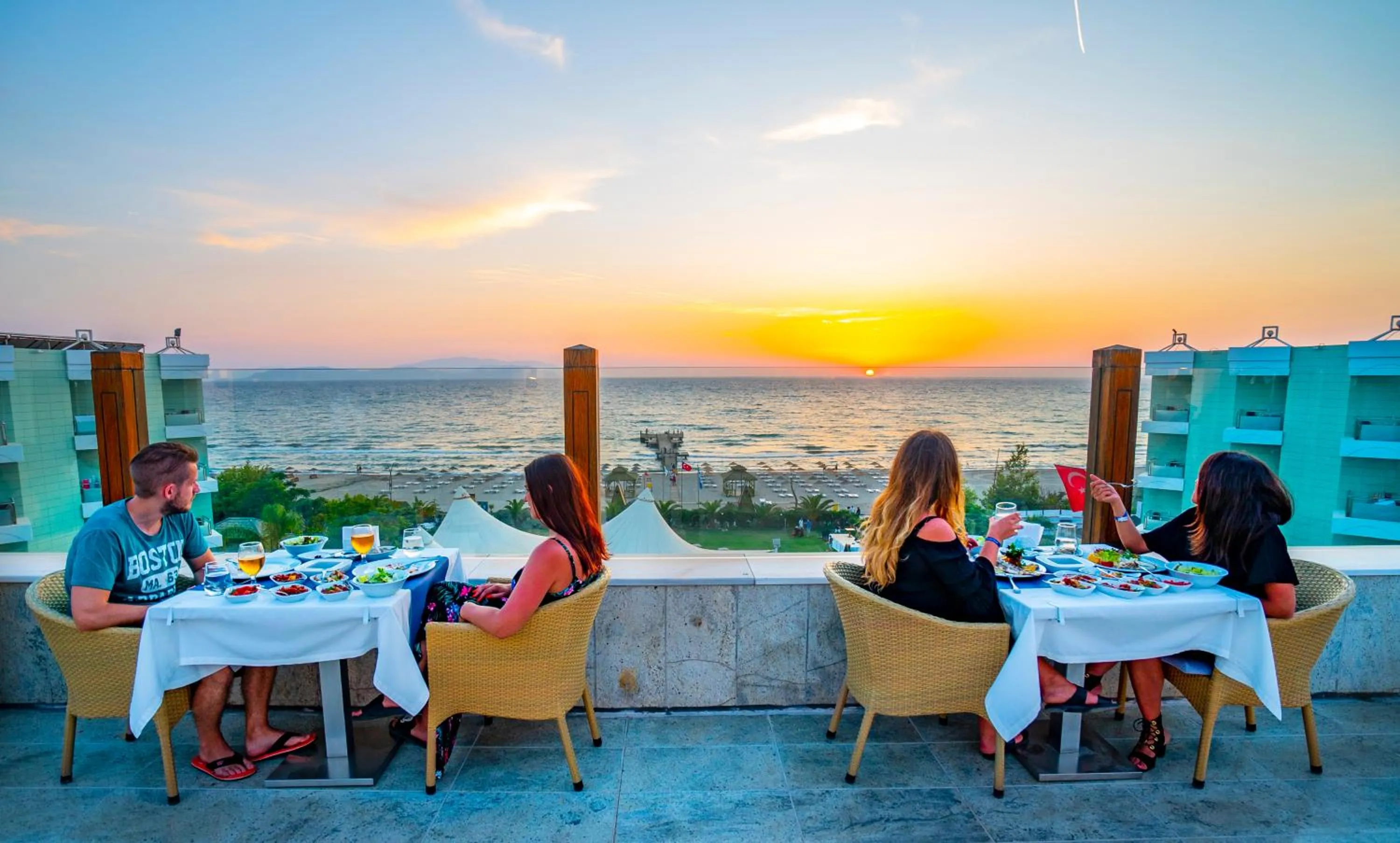 Restaurant/places to eat in Grand Belish Hotel